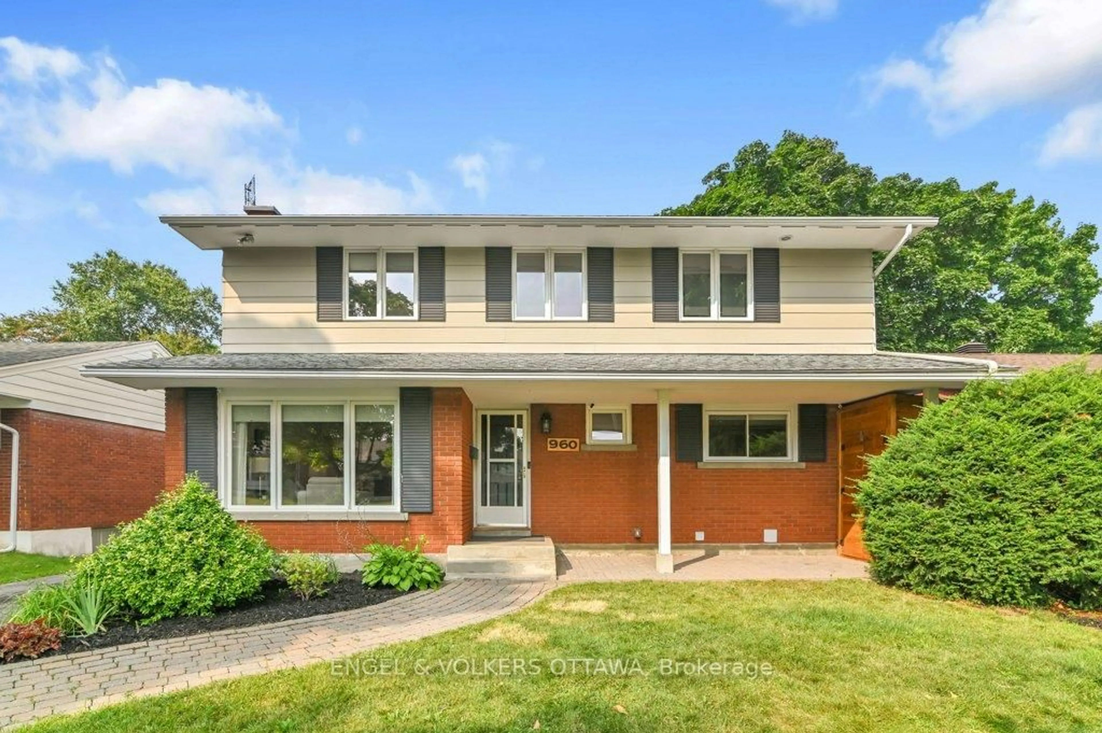 Home with brick exterior material, street for 960 Arkell St, Ottawa Ontario K2B 5R3