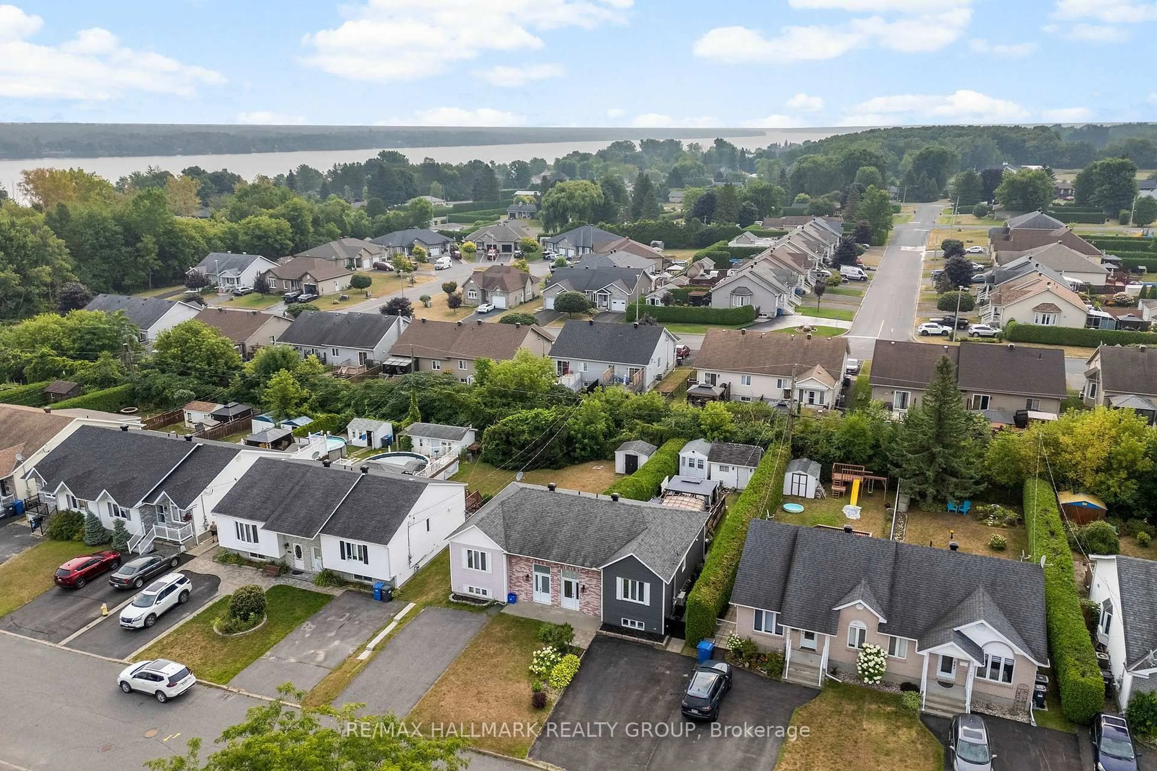 A pic from outside/outdoor area/front of a property/back of a property/a pic from drone, unknown for 455 Christine St, Hawkesbury Ontario K6A 3P7