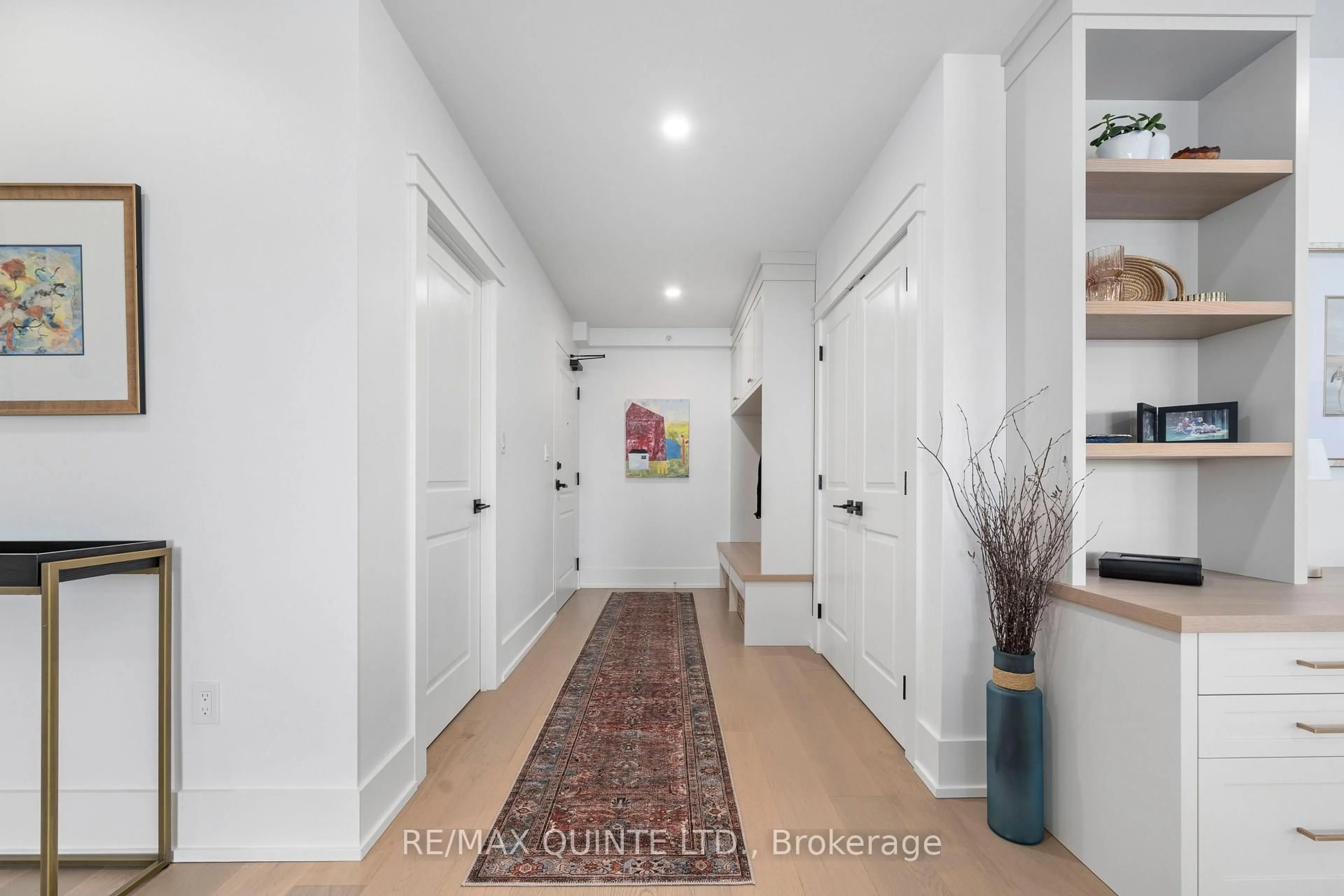 Indoor entryway for 17 Cleave Ave #509, Prince Edward County Ontario K0K 2T0