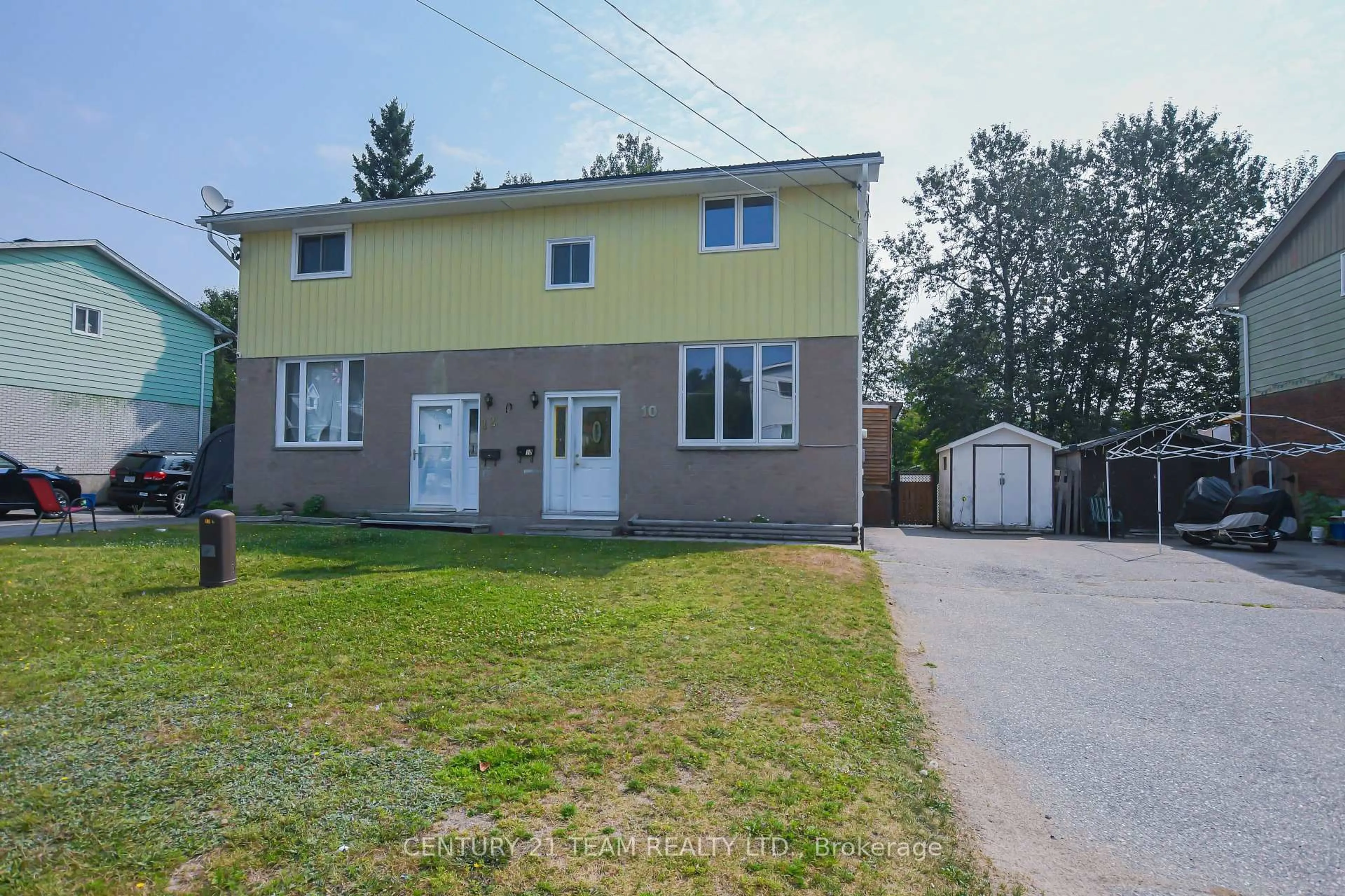 A pic from outside/outdoor area/front of a property/back of a property/a pic from drone, street for 10 Sovereign Dr, North Bay Ontario P1A 2X9