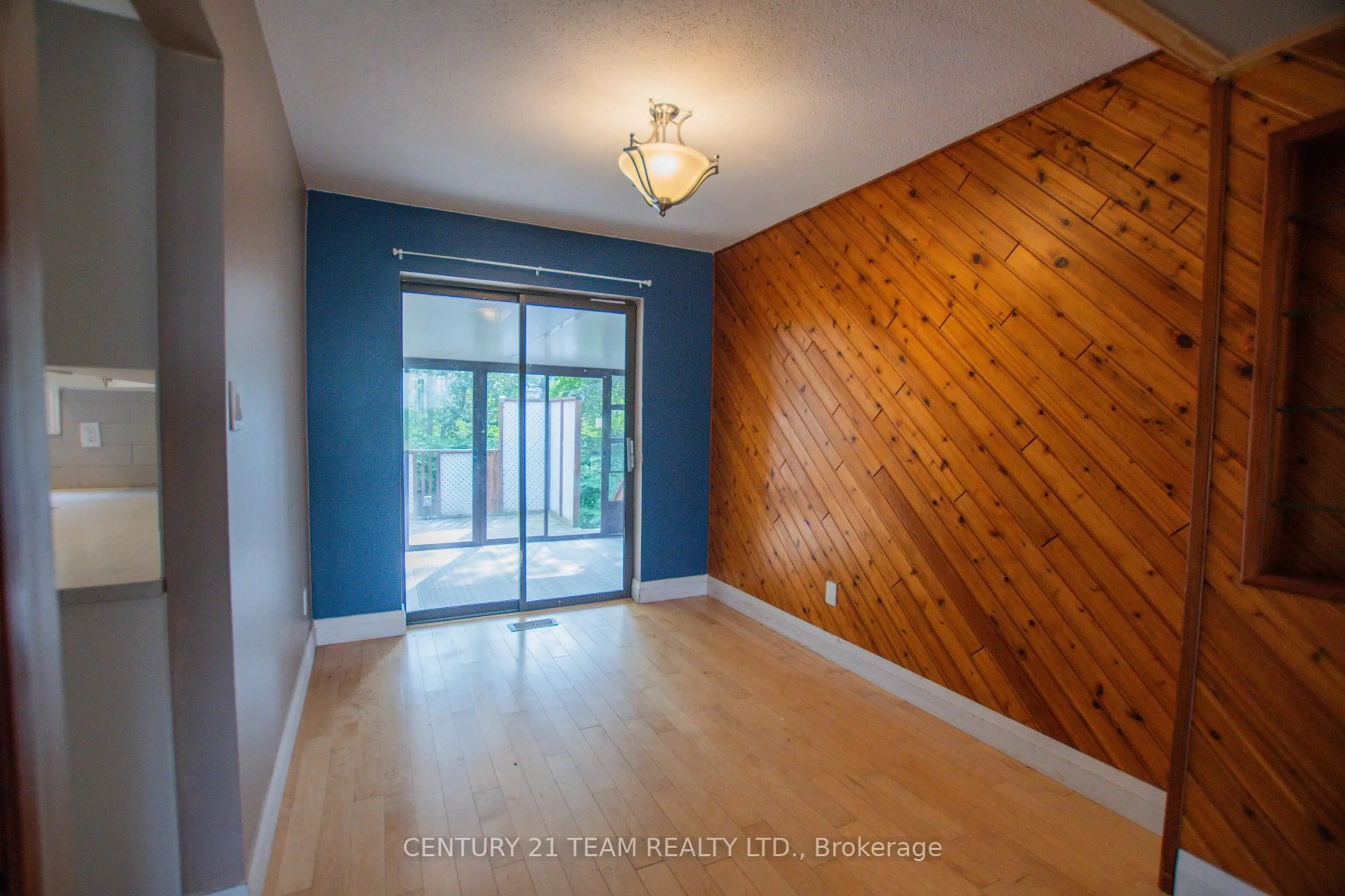 Indoor entryway for 10 Sovereign Dr, North Bay Ontario P1A 2X9