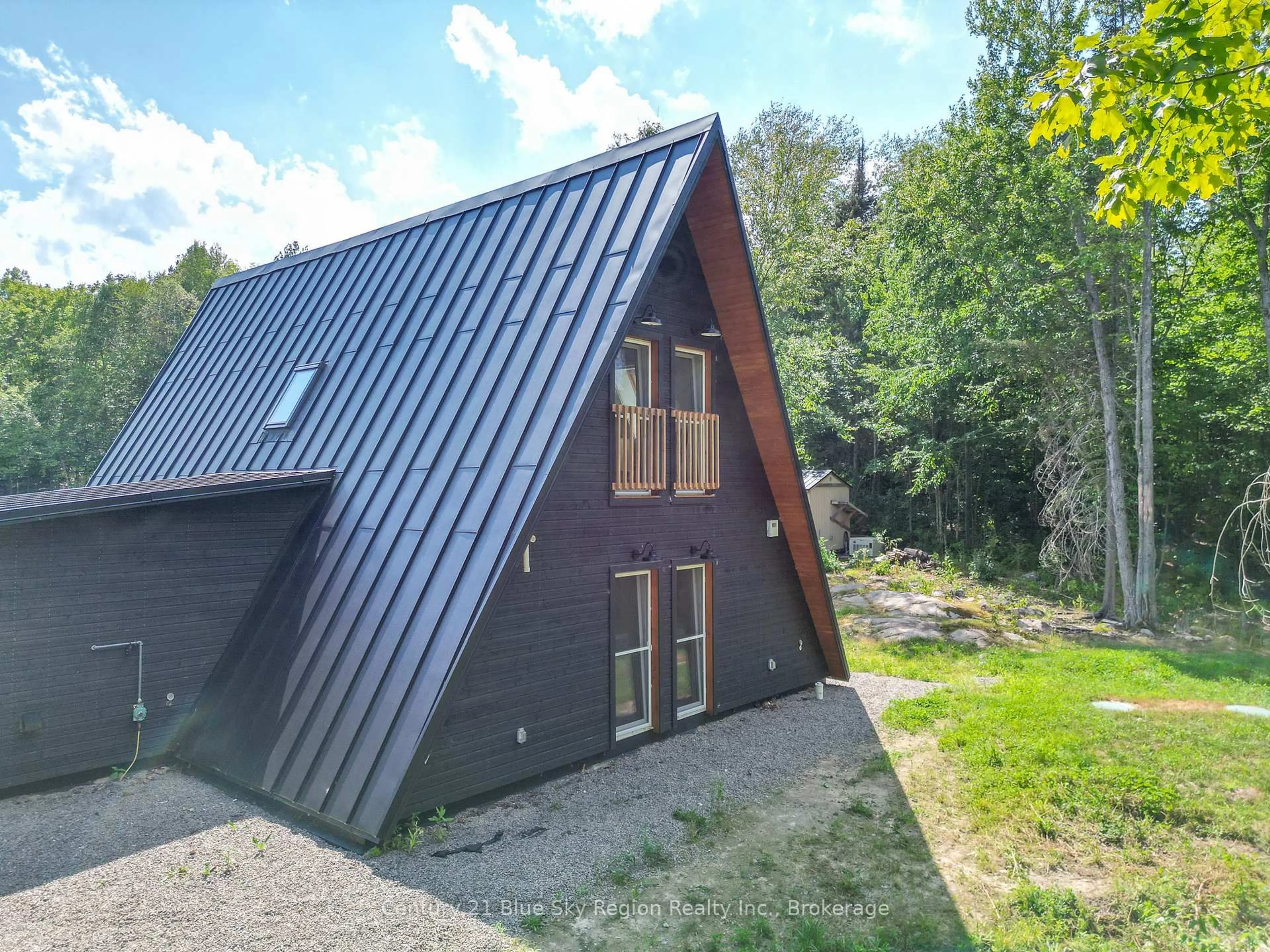 A pic from outside/outdoor area/front of a property/back of a property/a pic from drone, building for 350 Grand Desert Rd, Bonfield Ontario P0H 1E0