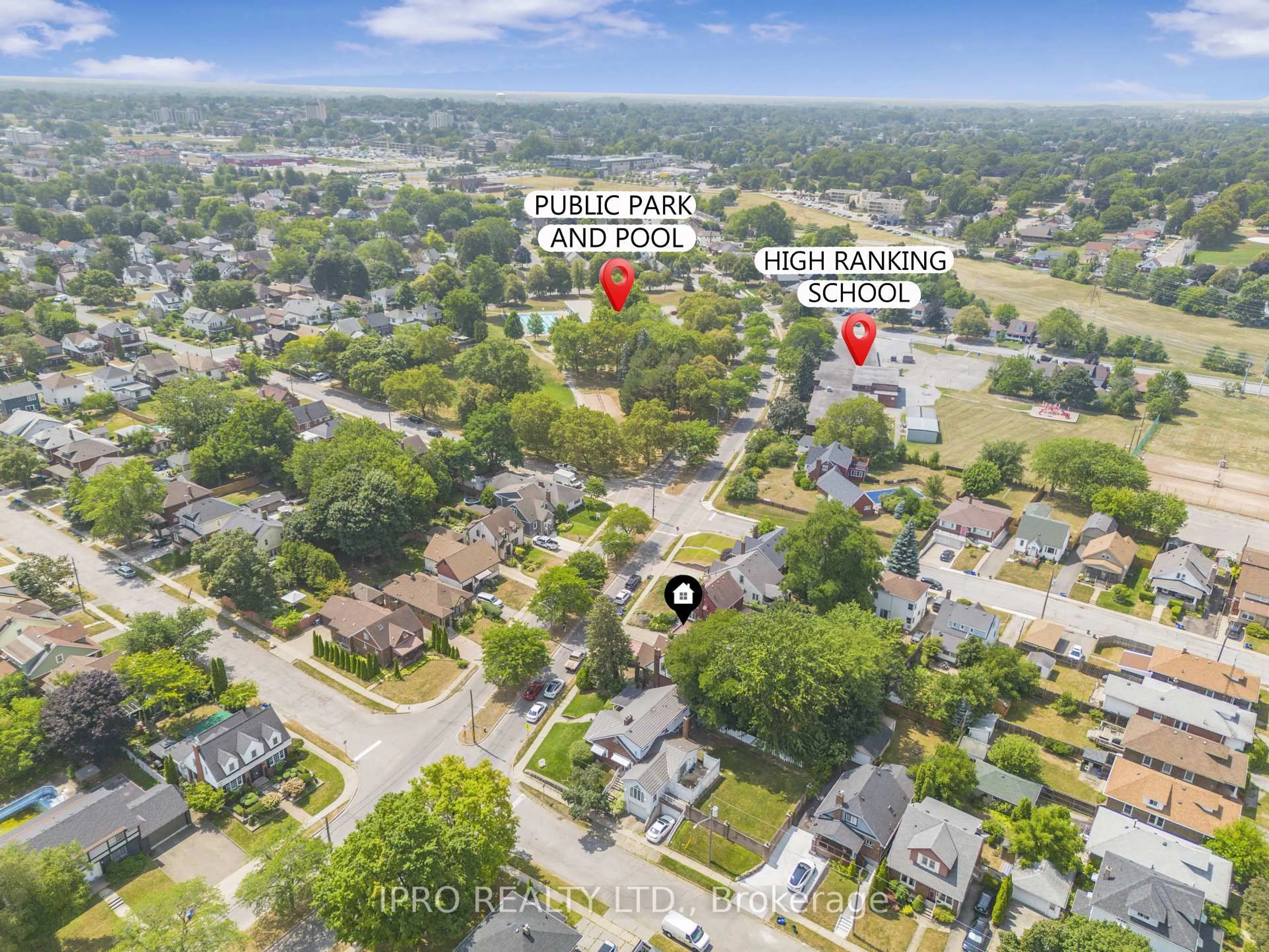 A pic from outside/outdoor area/front of a property/back of a property/a pic from drone, street for 5177 Valley Way, Niagara Falls Ontario L2E 1X3
