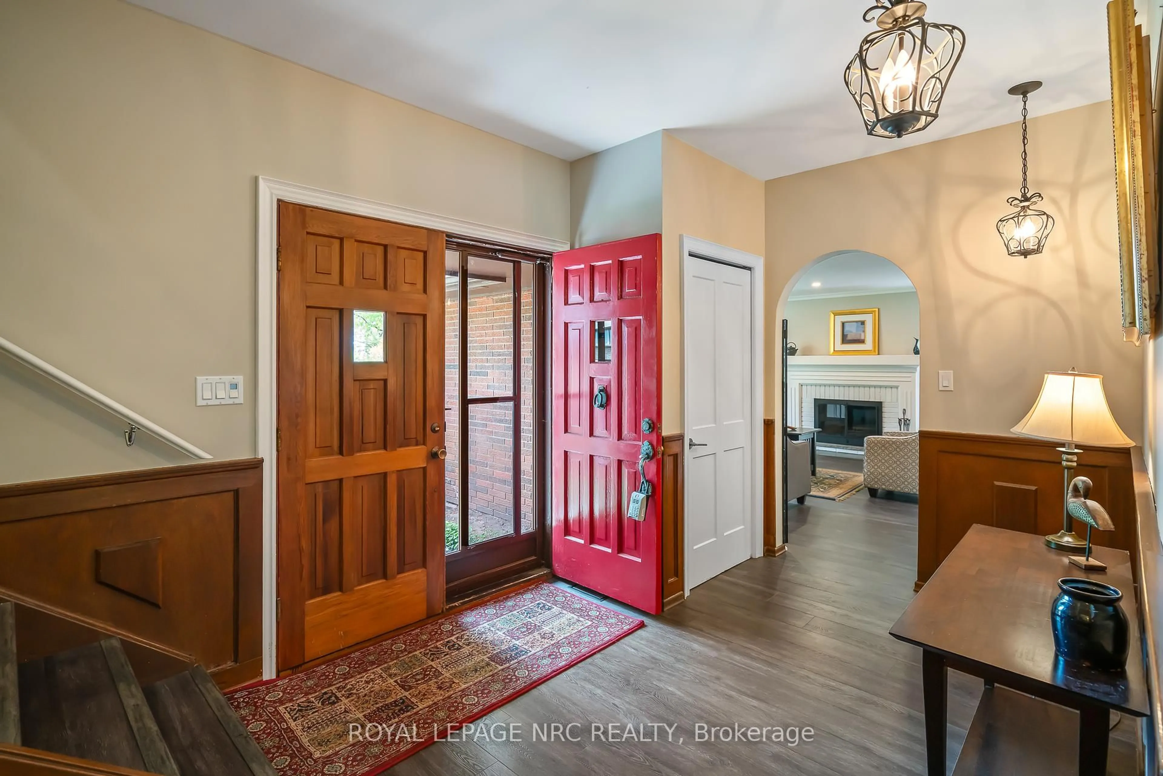 Indoor entryway for 26 Cherry Ave, Pelham Ontario L0S 1E0