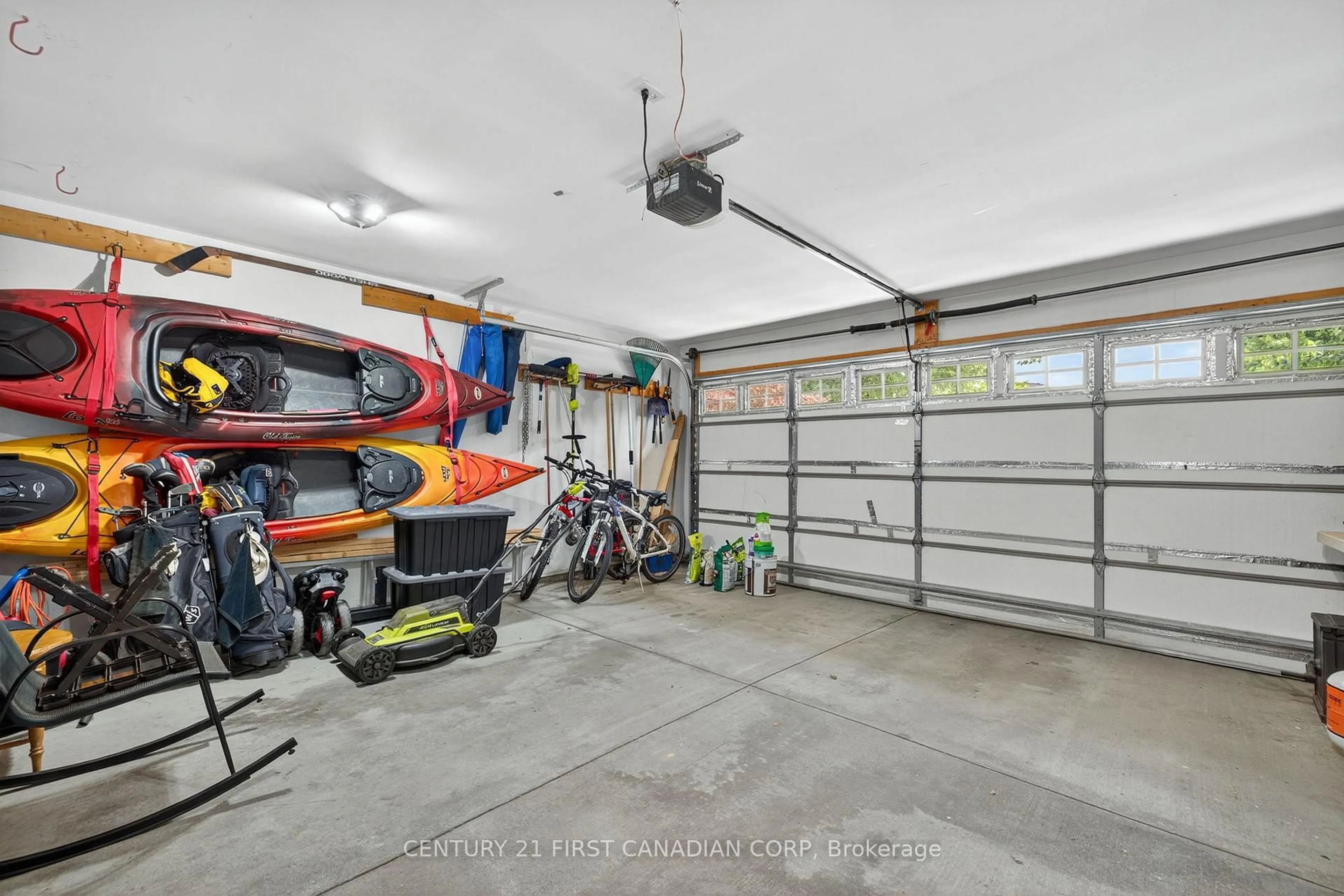 Indoor garage for 801 North Leaksdale Circ, London South Ontario N6M 1L9