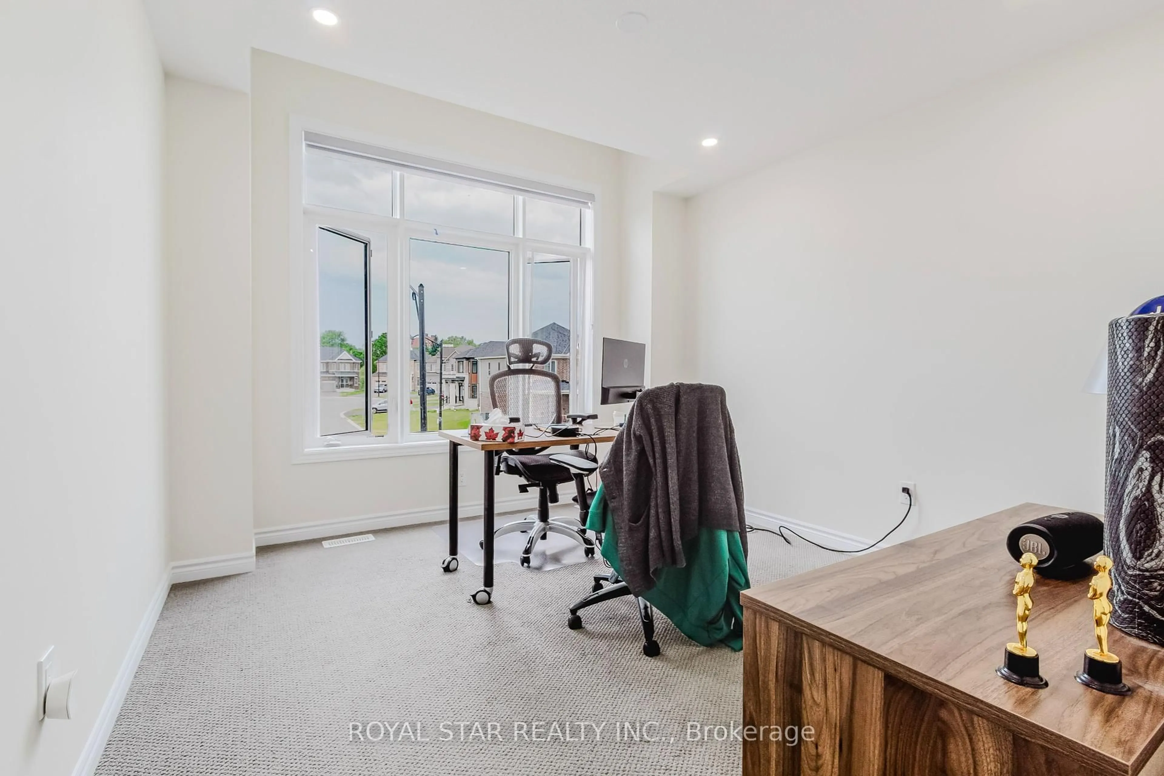 A pic of a room for 14 Heming St, Brant Ontario N3L 0M5