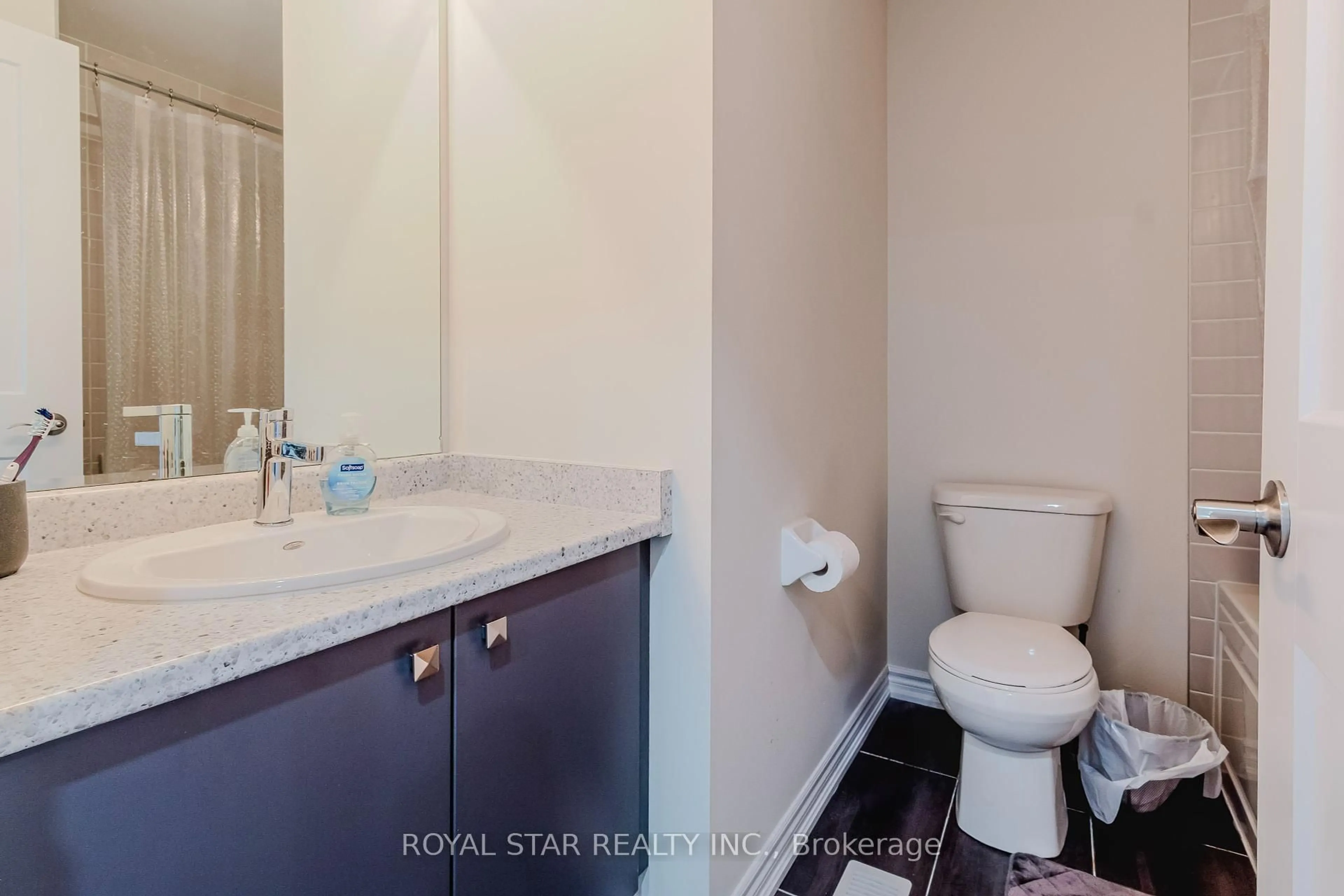 Standard bathroom, ceramic/tile floor for 14 Heming St, Brant Ontario N3L 0M5