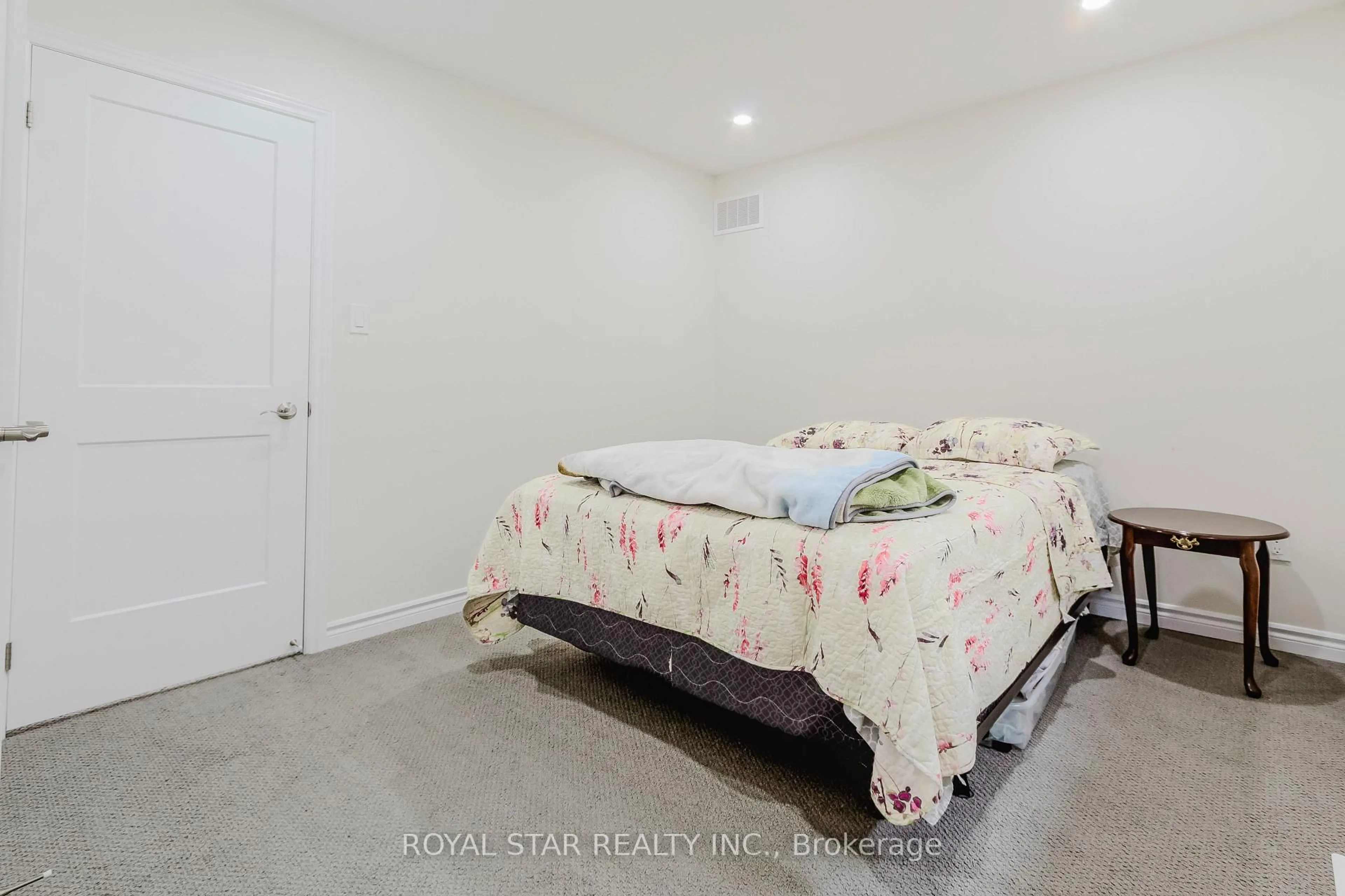 A pic of a room for 14 Heming St, Brant Ontario N3L 0M5