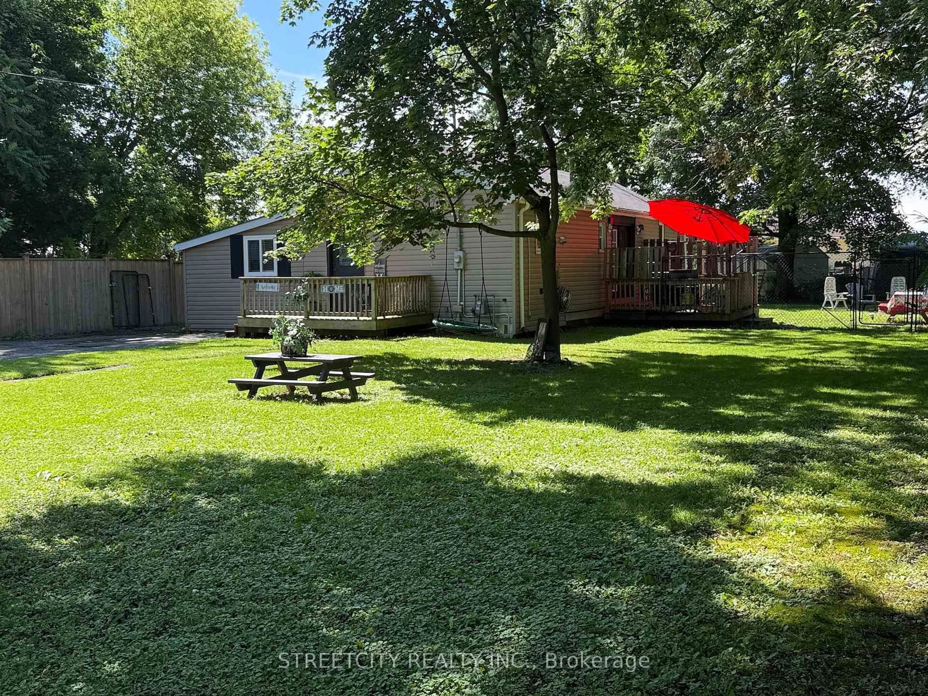 A pic from outside/outdoor area/front of a property/back of a property/a pic from drone, unknown for 4361 fifth St, Petrolia Ontario N0N 1R0