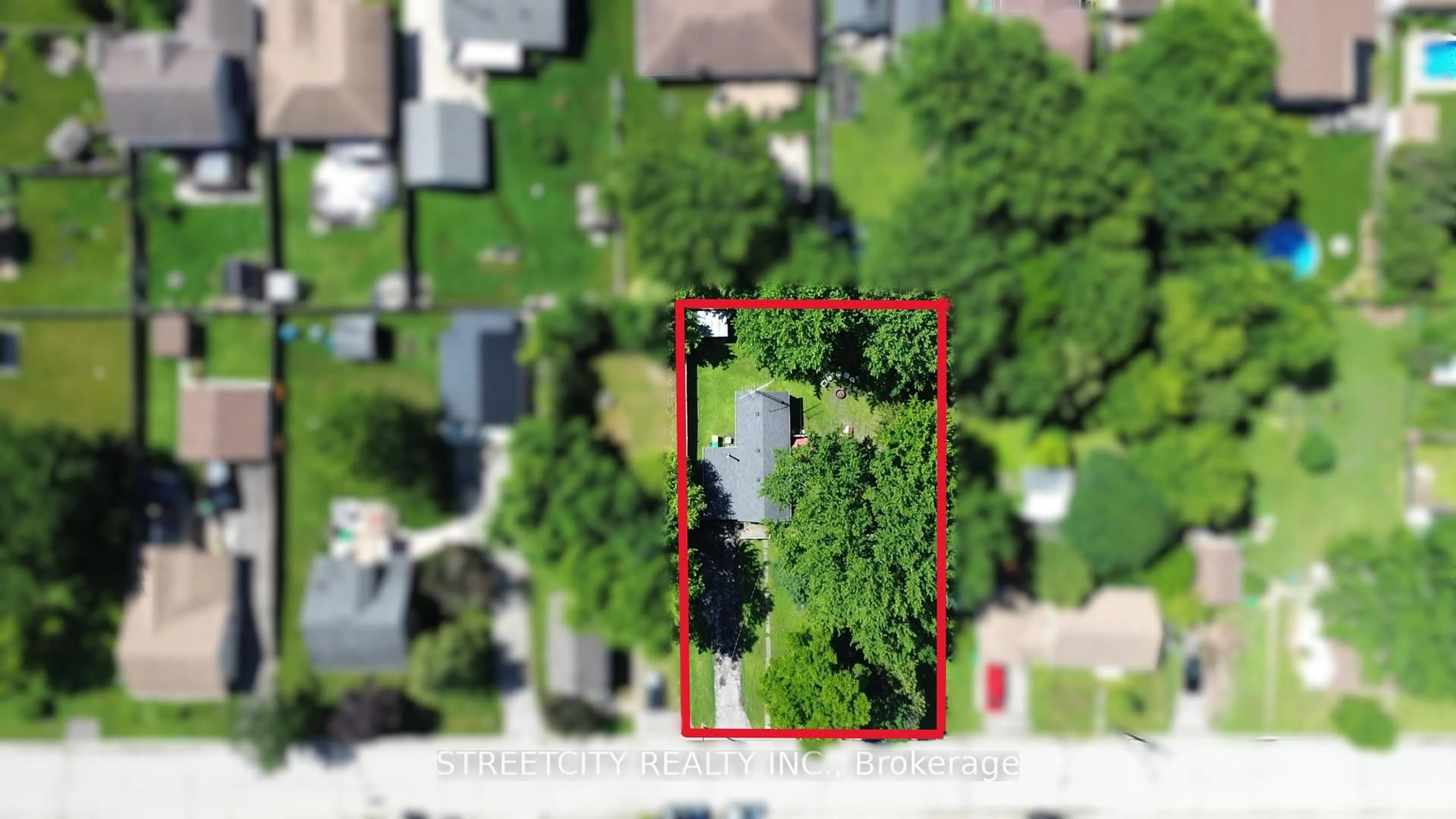 A pic from outside/outdoor area/front of a property/back of a property/a pic from drone, street for 4361 fifth St, Petrolia Ontario N0N 1R0