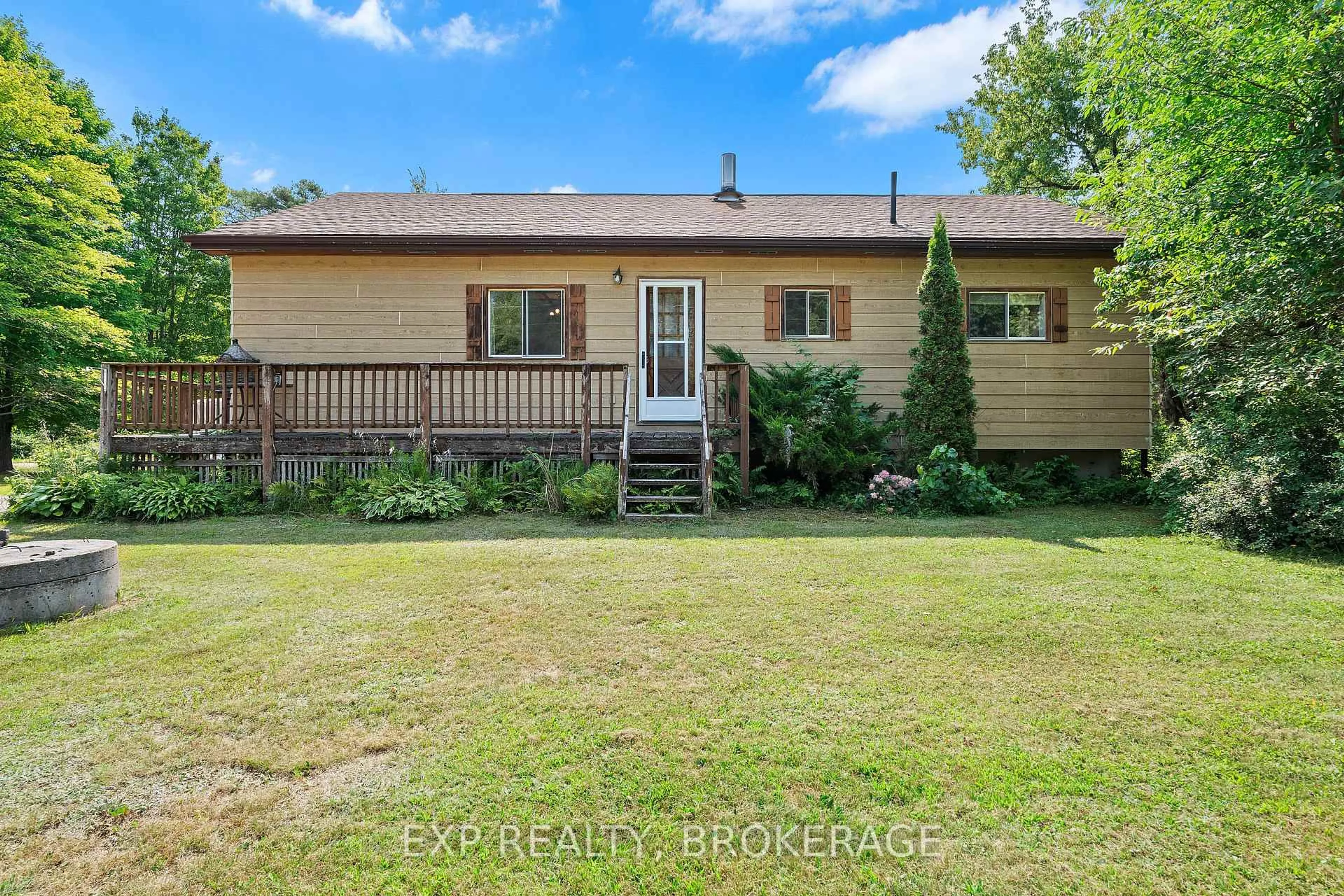 A pic from outside/outdoor area/front of a property/back of a property/a pic from drone, street for 4 DENISON Dr, Addington Highlands Ontario K0H 2G0