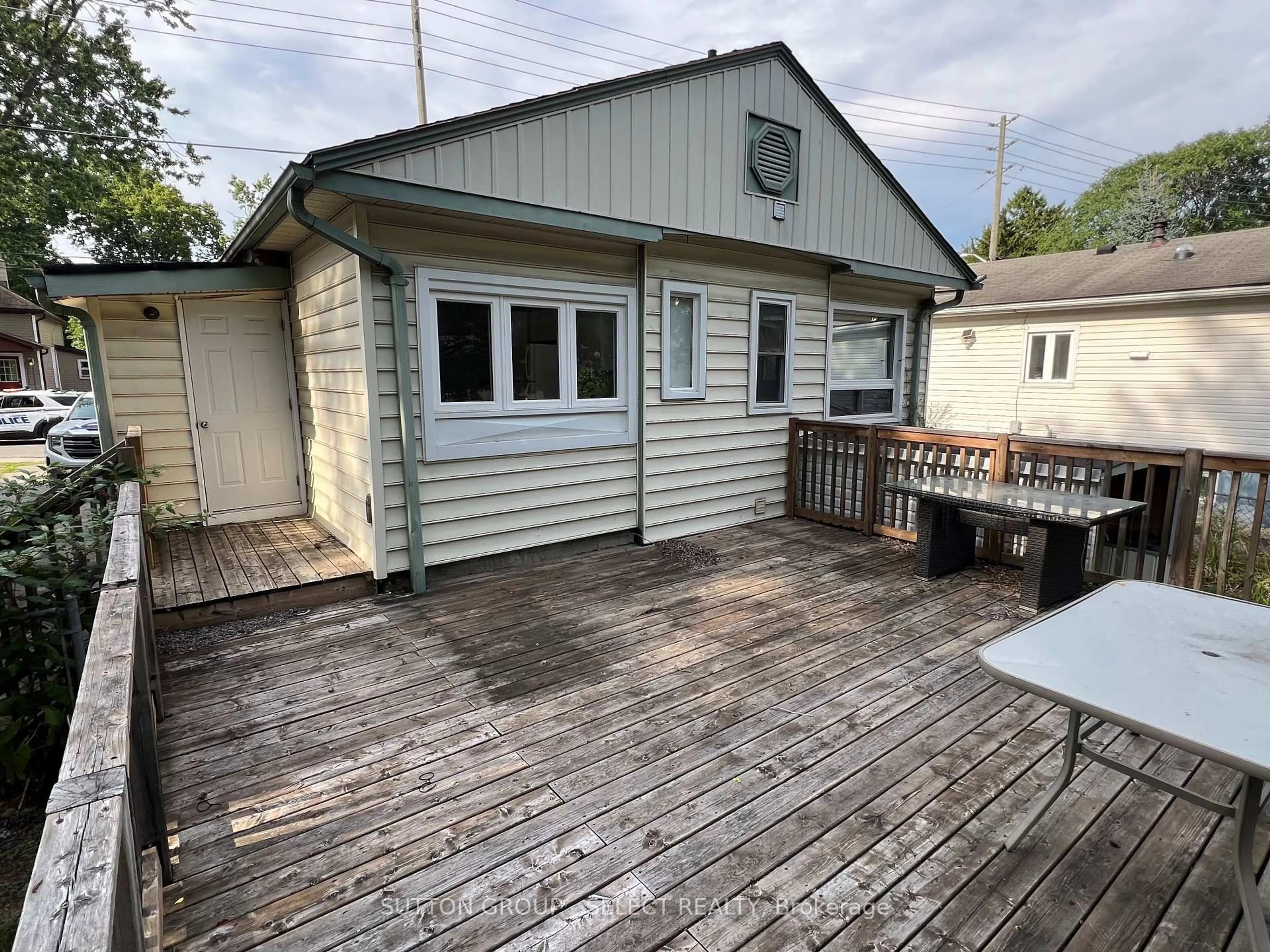 Shed for 20 SAUNBY St, London North Ontario N6G 1A3