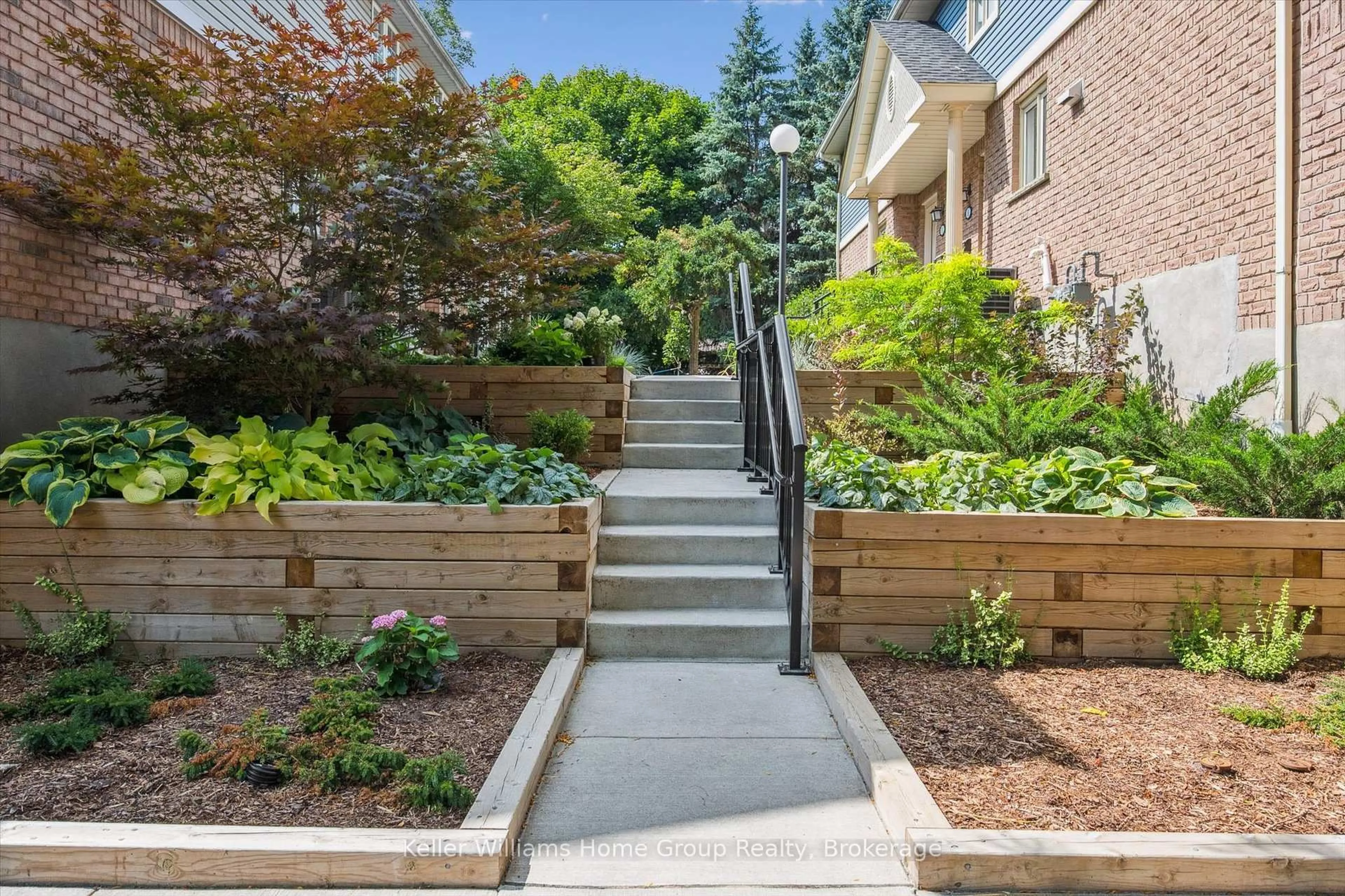 Stairs for 941 Gordon St #14, Guelph Ontario N1G 4R9