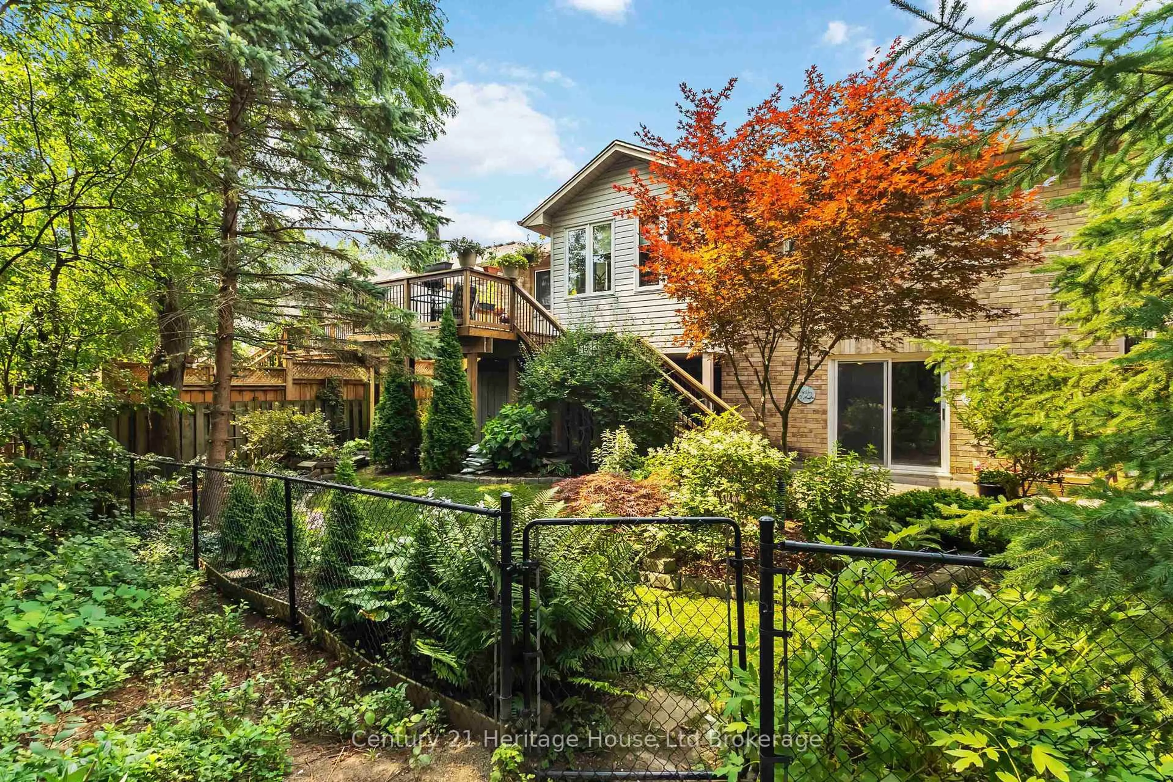 Unknown for 739 Thornwood Dr, London North Ontario N6H 5S6