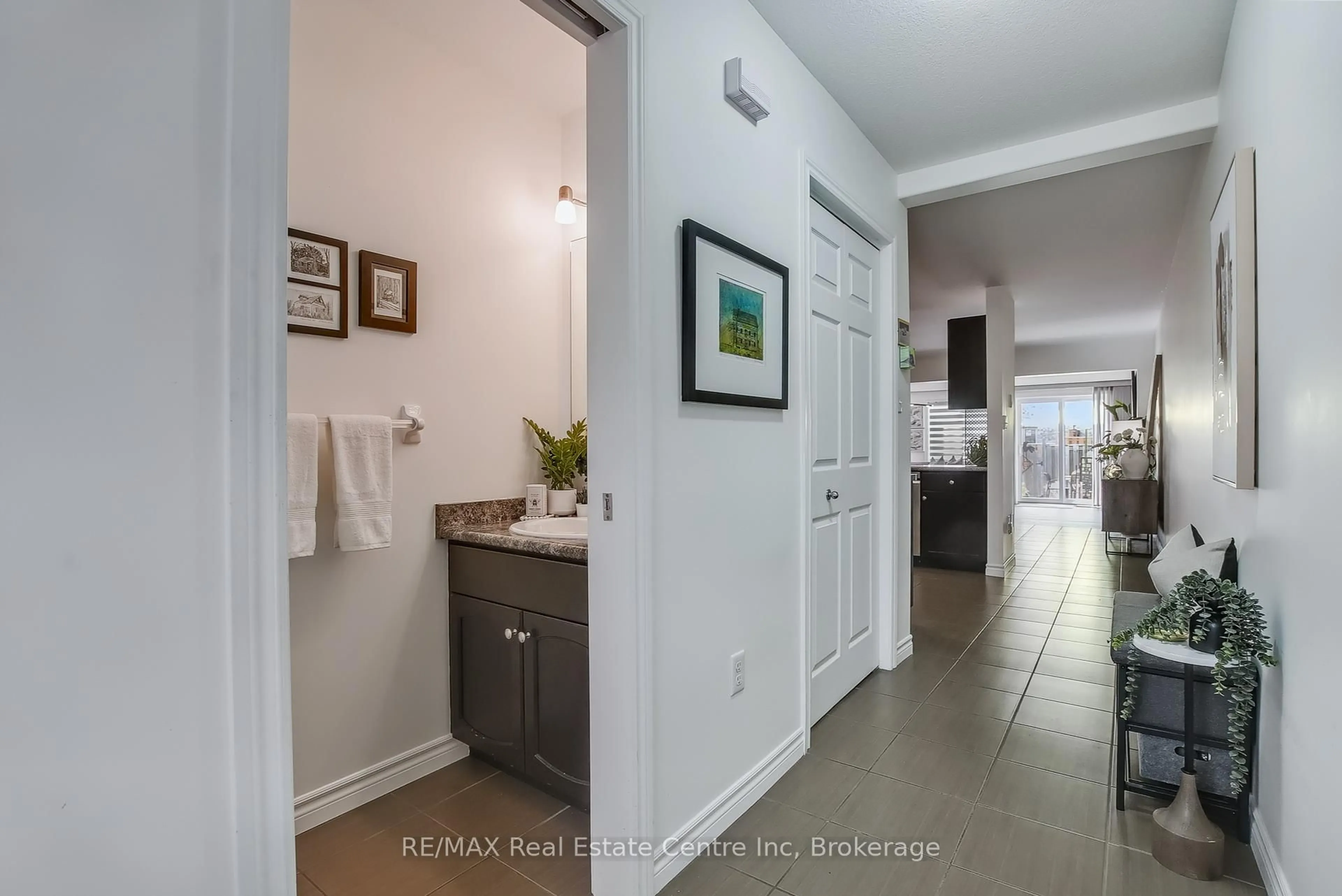 Indoor entryway for 81 Mussen St, Guelph Ontario N1E 0K2