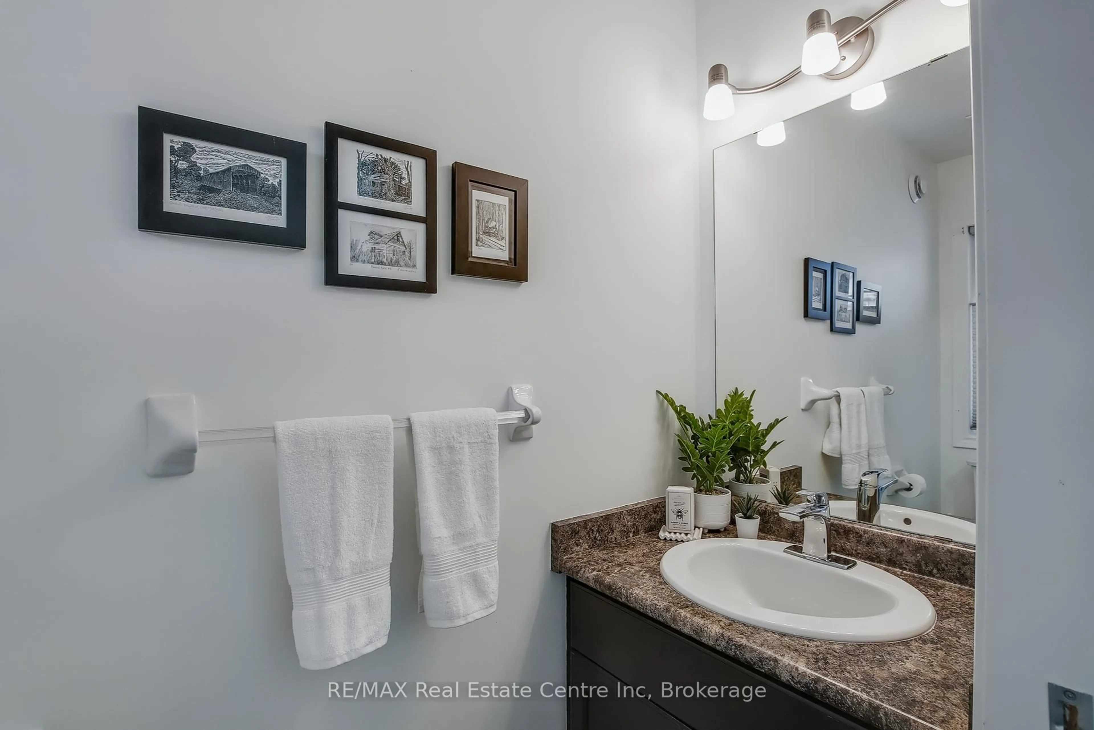 Standard bathroom, ceramic/tile floor for 81 Mussen St, Guelph Ontario N1E 0K2