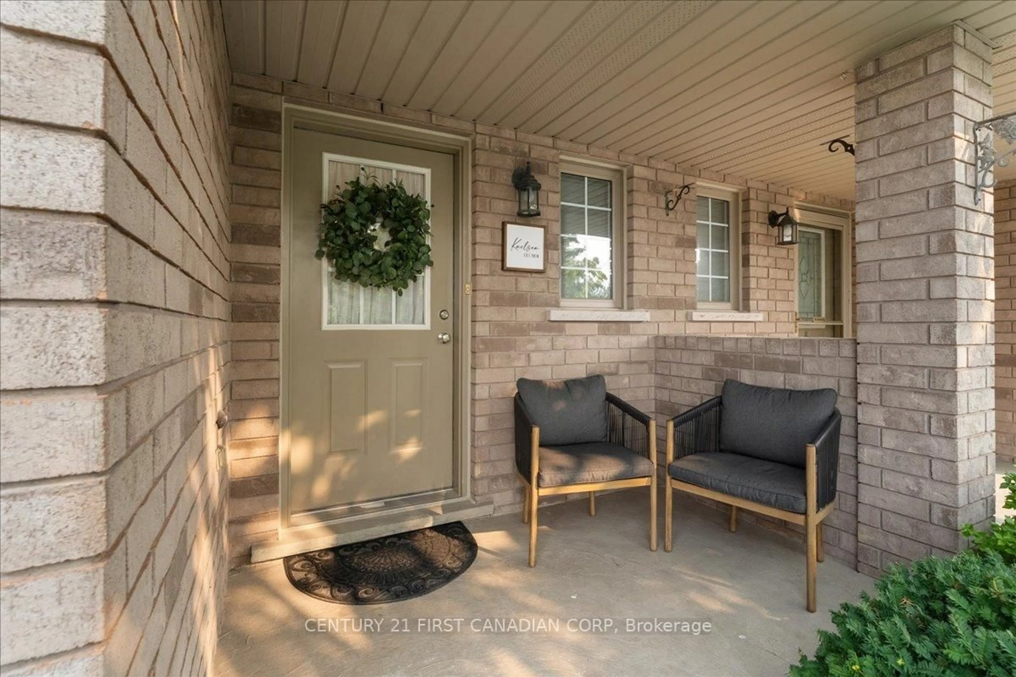Indoor entryway for 40 Braemar Ave #1, Haldimand Ontario N3W 2N1