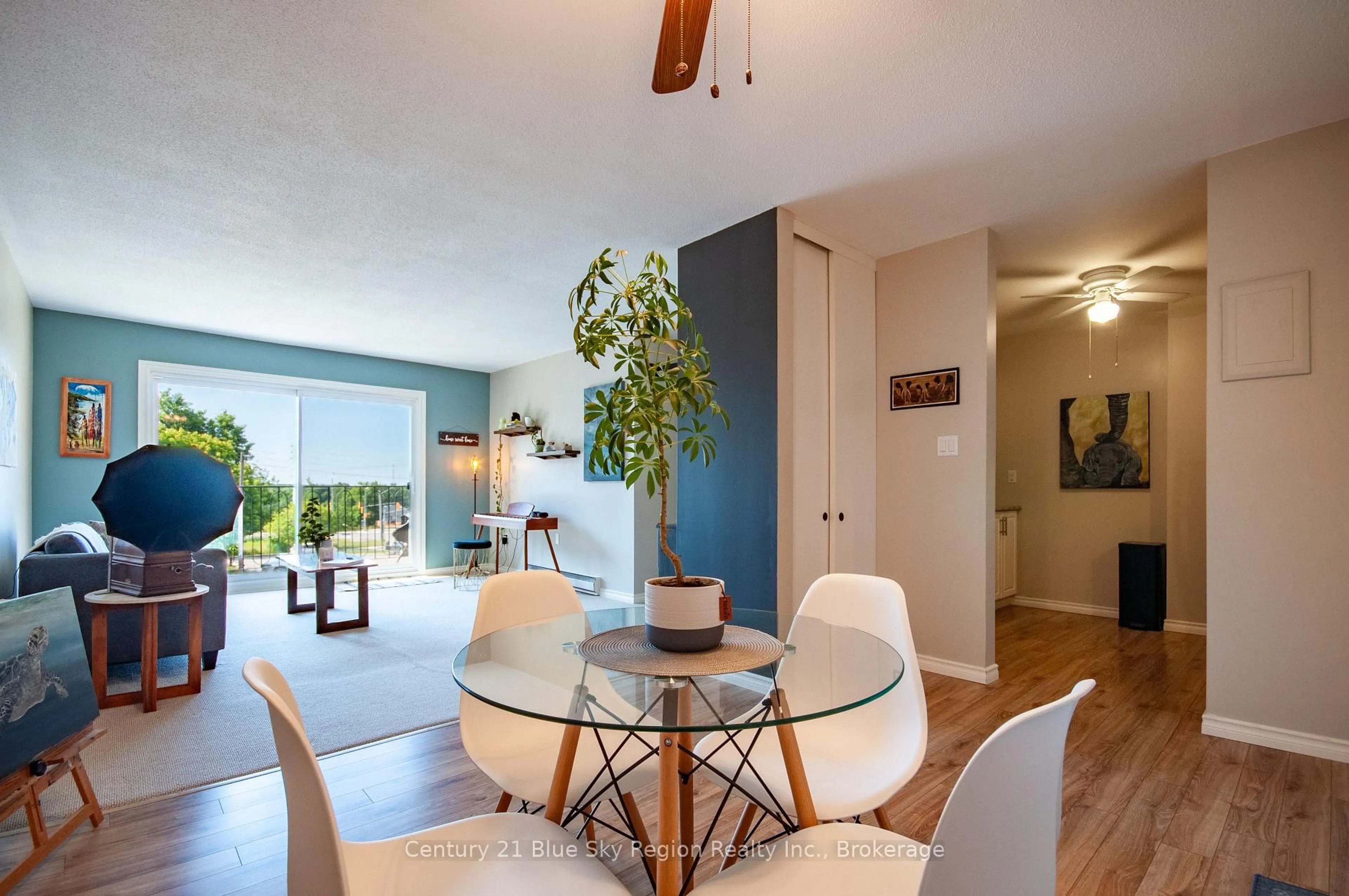 Dining room, unknown for 122 Giroux St #304, North Bay Ontario P1B 7Y7