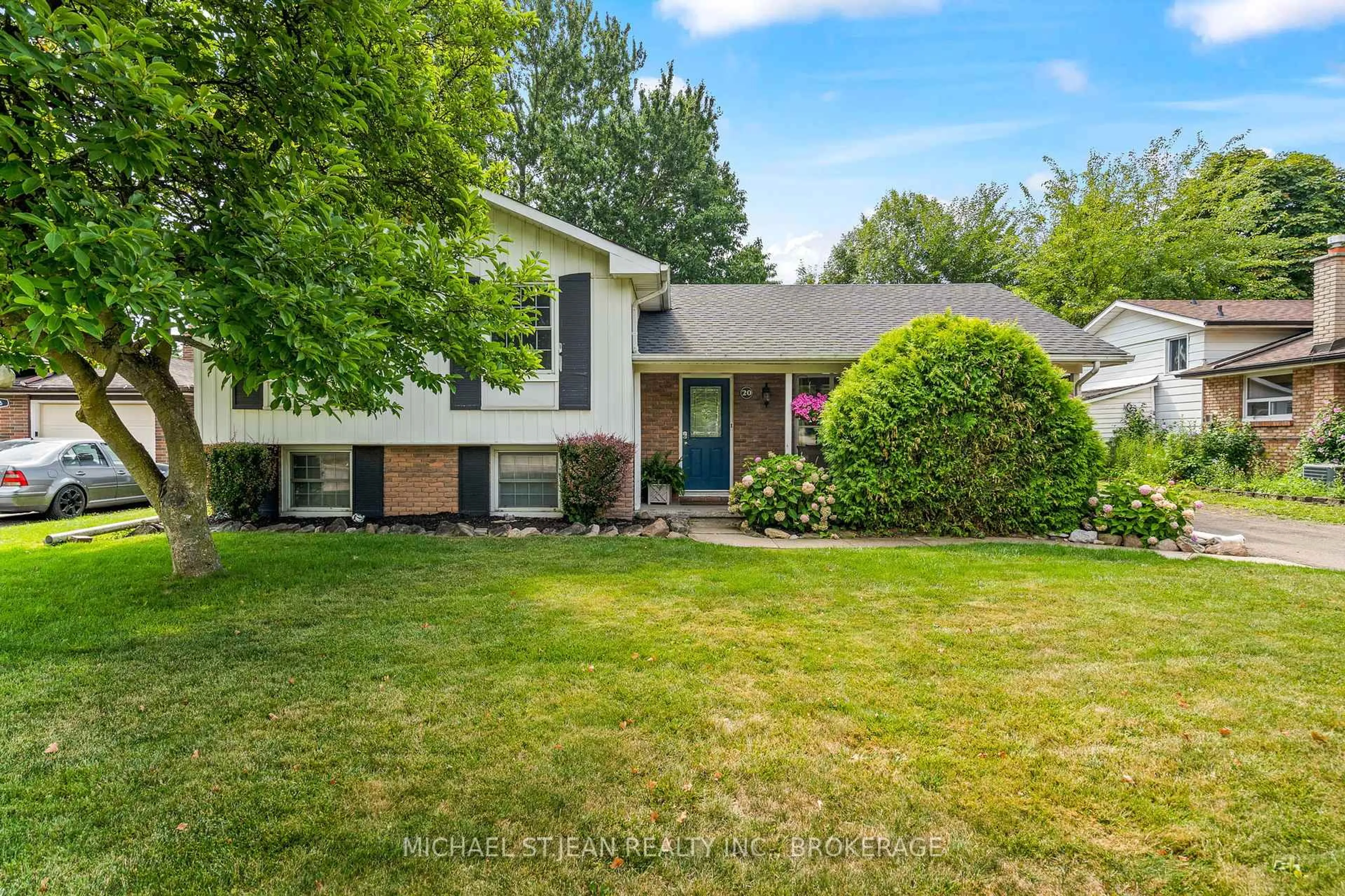 Unknown for 20 Mcgill St, Welland Ontario L3C 3L3