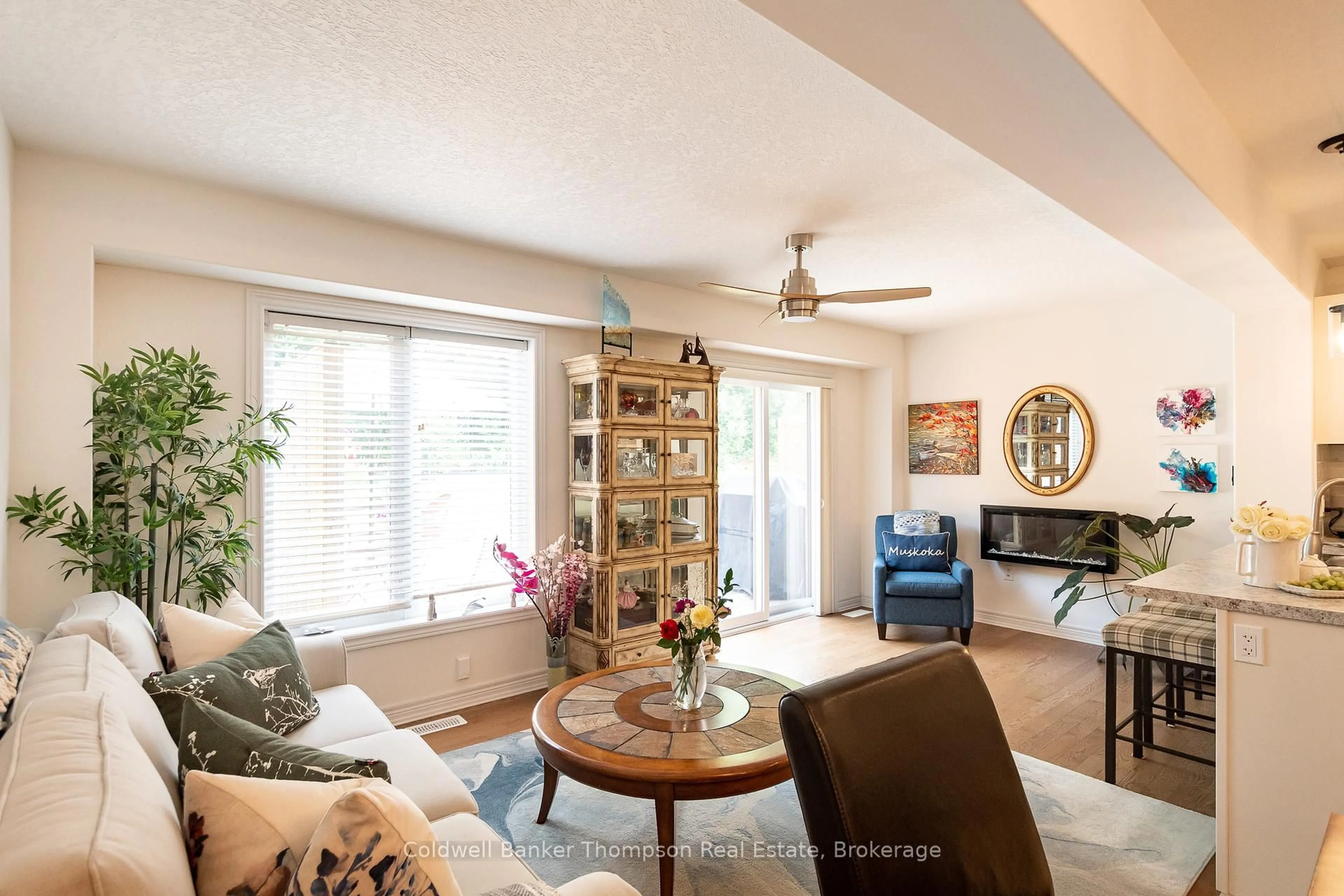 Living room with furniture, unknown for 7 Kelsey Madison Crt, Huntsville Ontario P1H 0E2