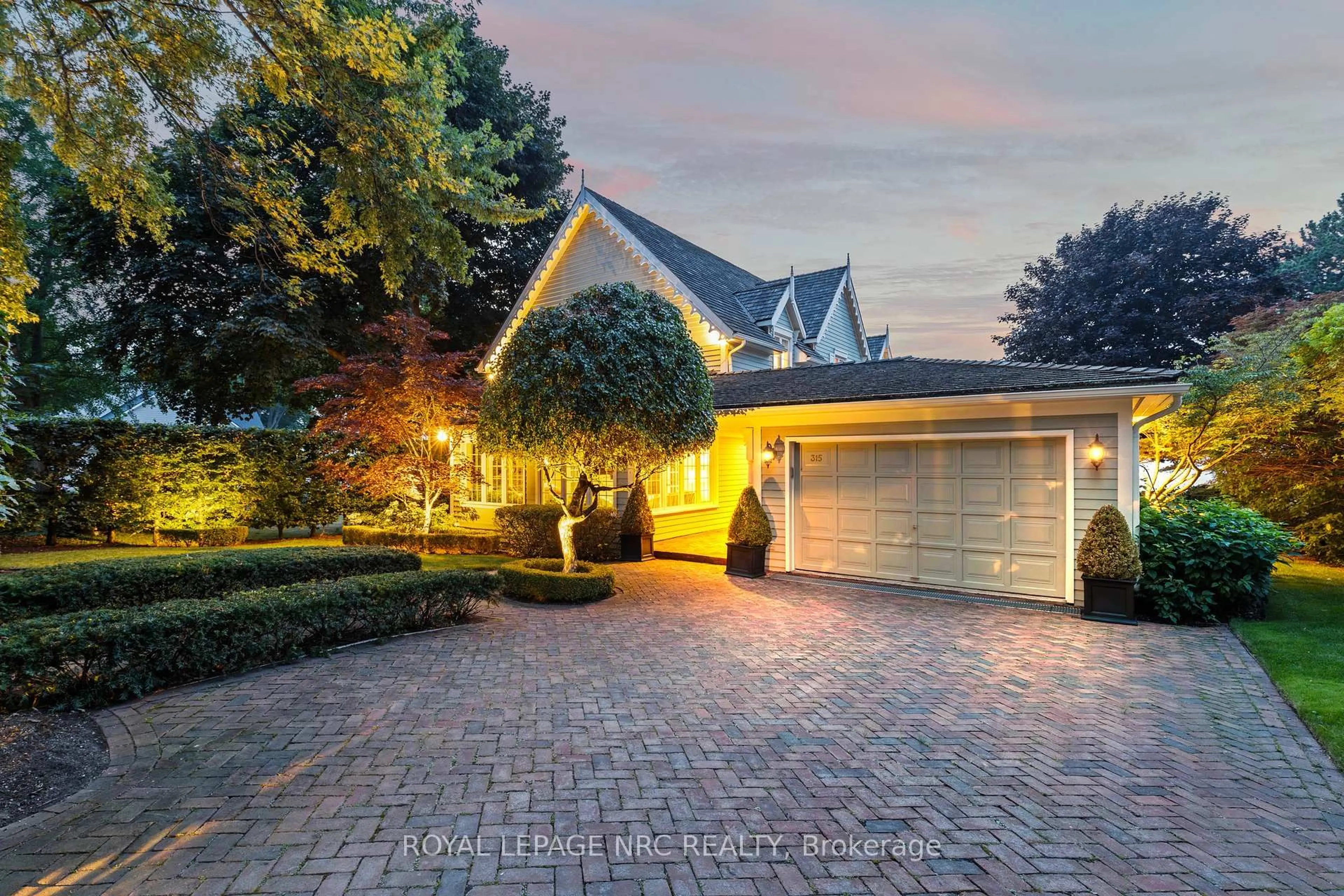 Home with brick exterior material, street for 315 Niagara Blvd, Niagara-on-the-Lake Ontario L0S 1J0