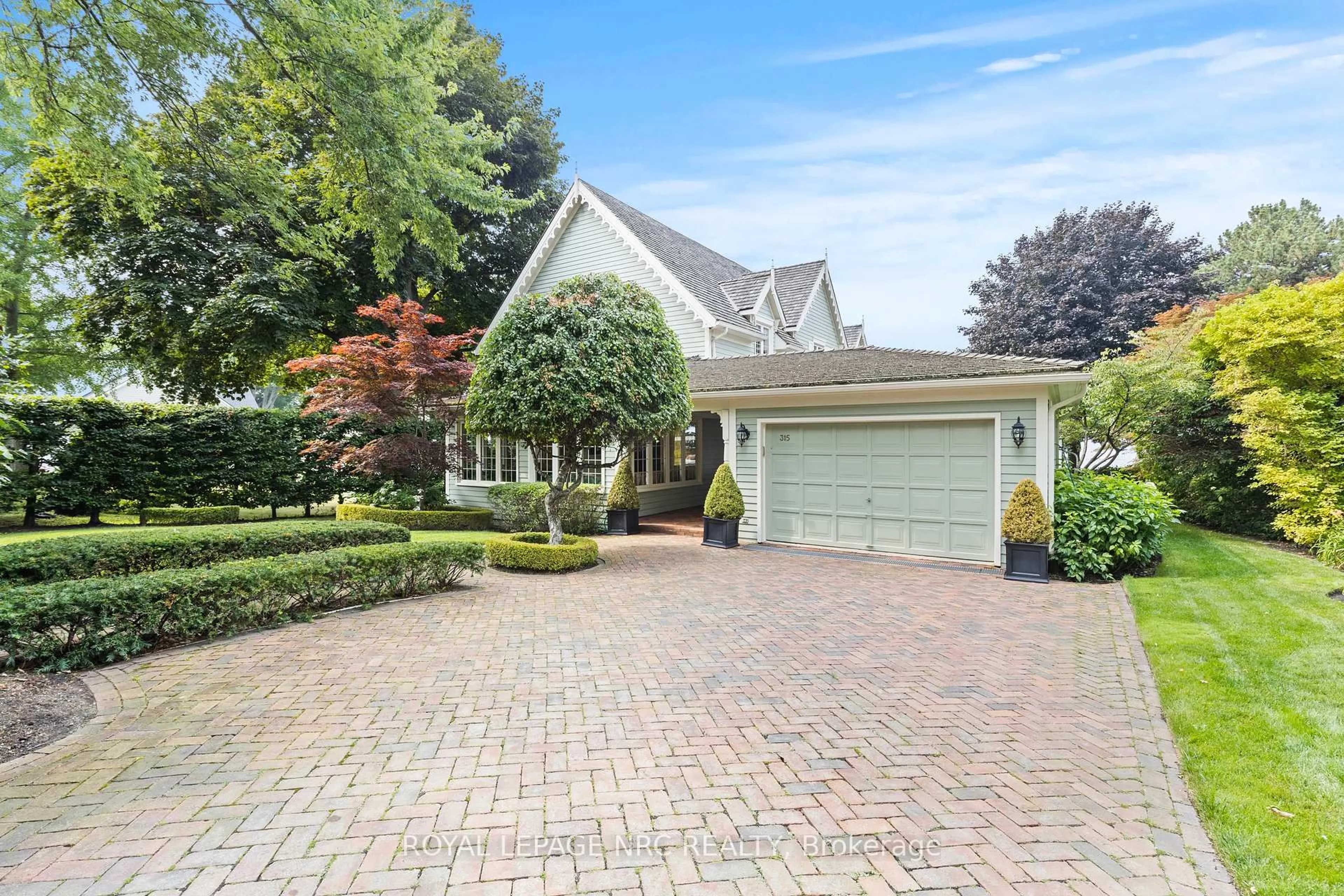 Home with brick exterior material, street for 315 Niagara Blvd, Niagara-on-the-Lake Ontario L0S 1J0
