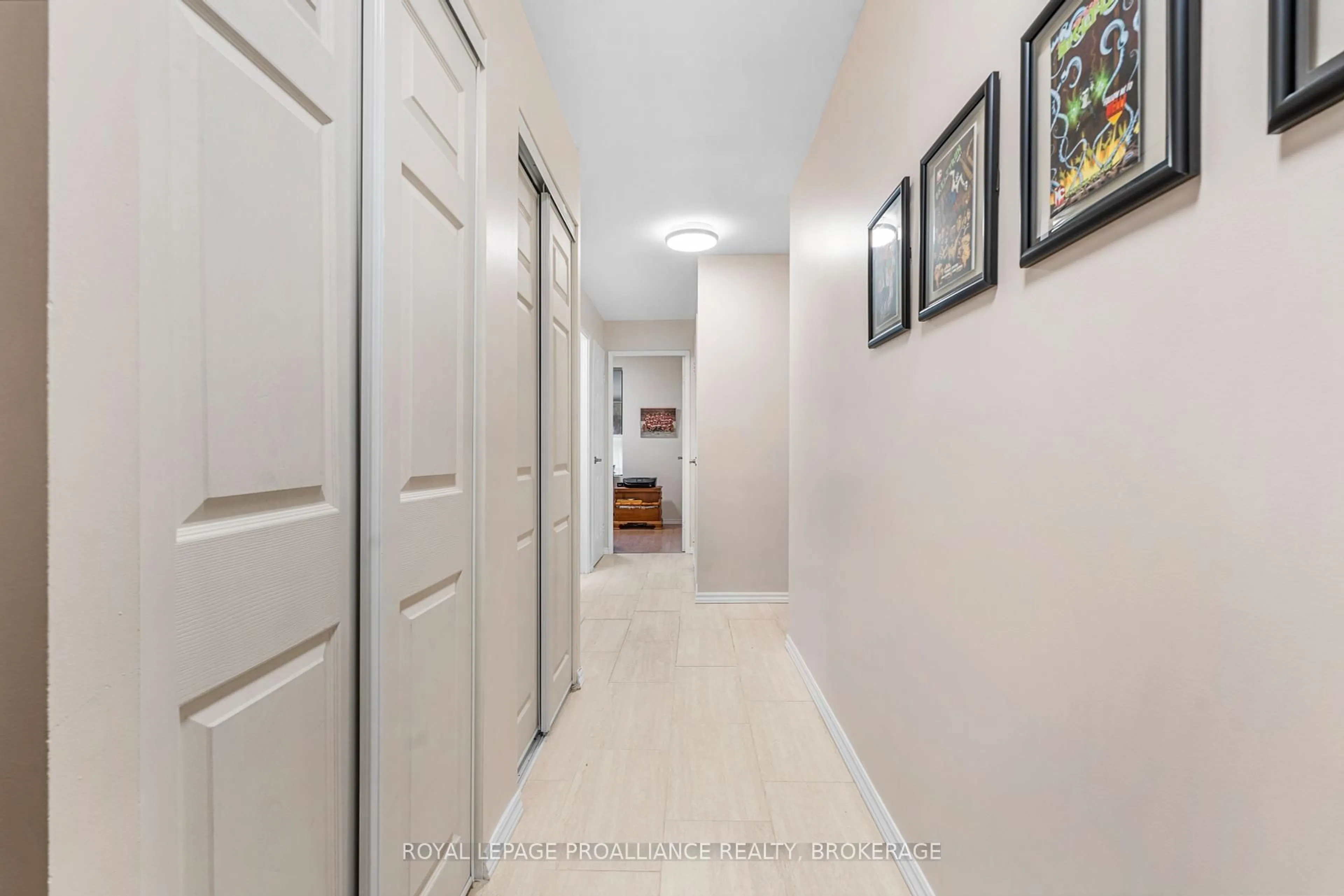 Indoor entryway for 17 Eldon Hall Pl #314, Kingston Ontario K7M 7H5