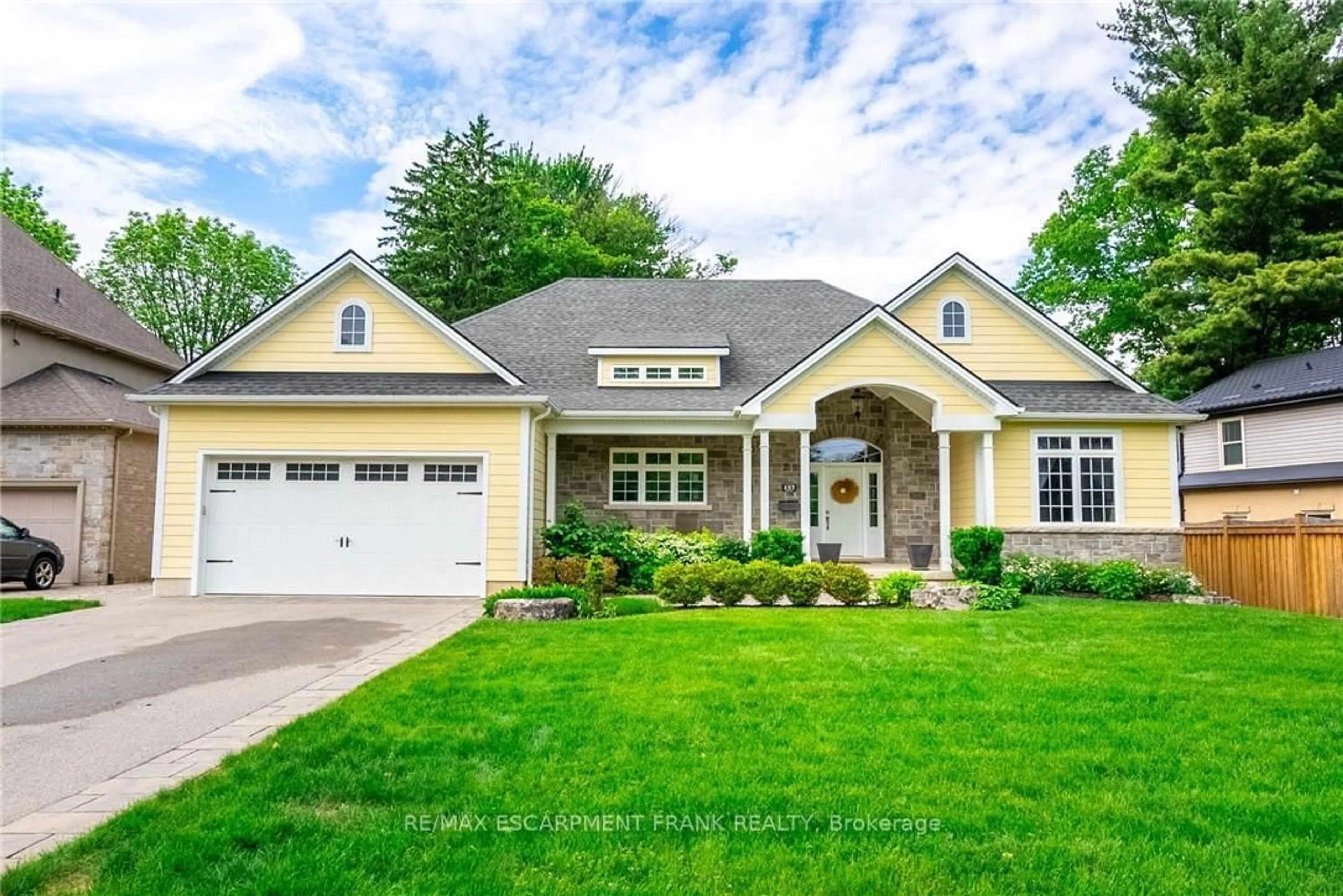 Home with vinyl exterior material, street for 157 Terrence Park Dr, Hamilton Ontario L9G 1C6