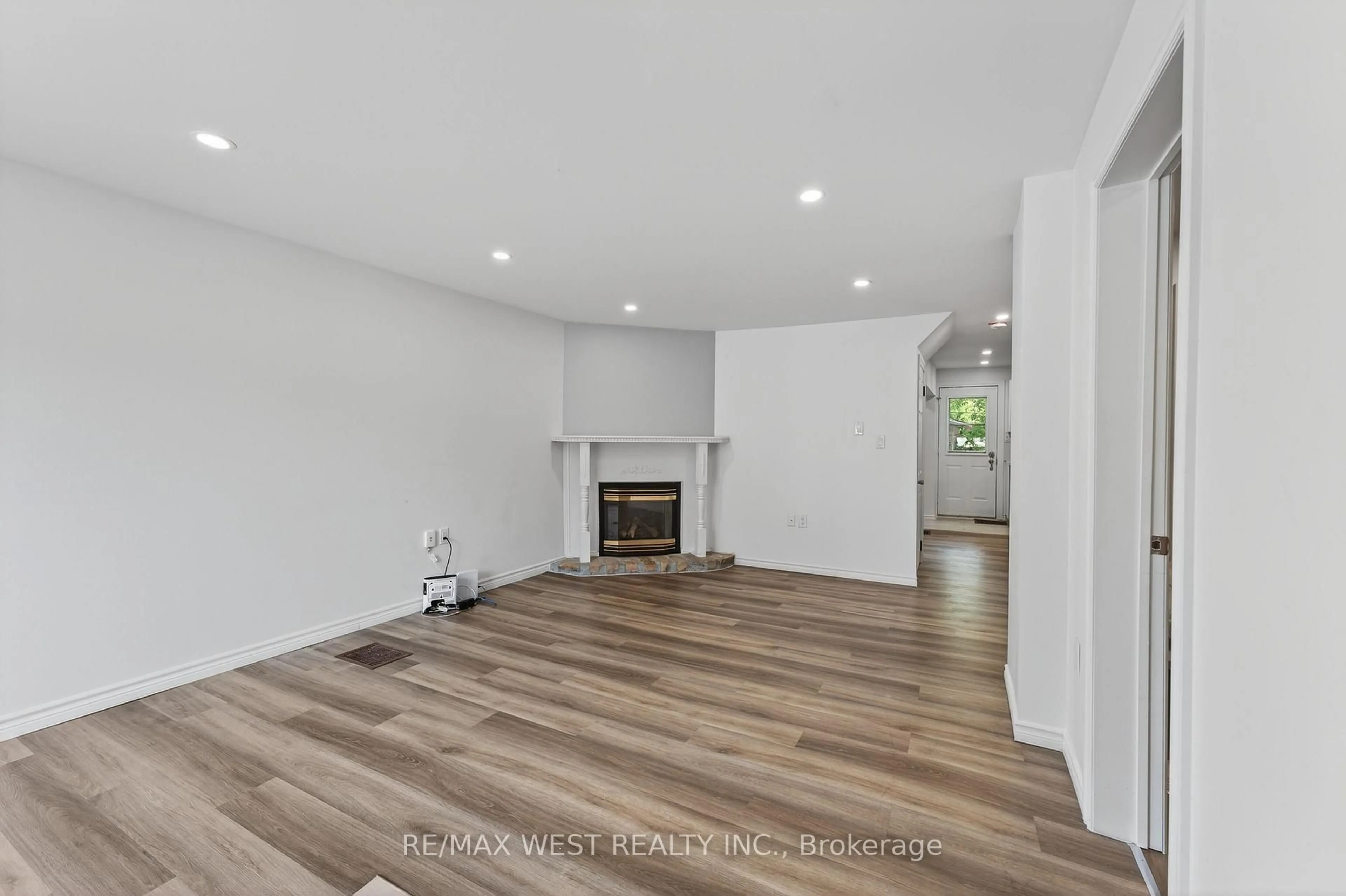 Unknown for 35 Kingscourt Ave, Kingston Ontario K7K 4N6