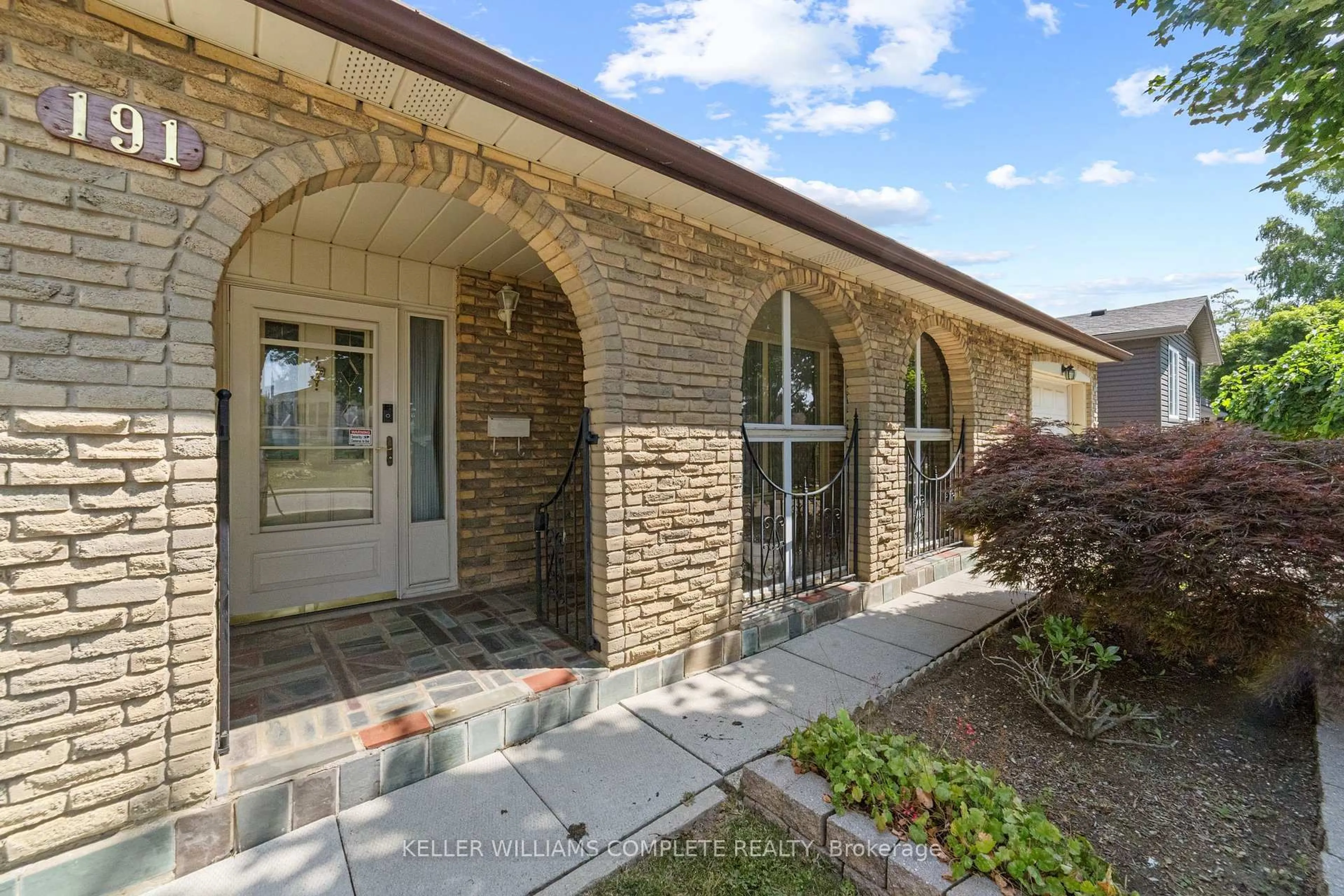 Home with brick exterior material, street for 191 Appleford Crt, Hamilton Ontario L9C 5Y4