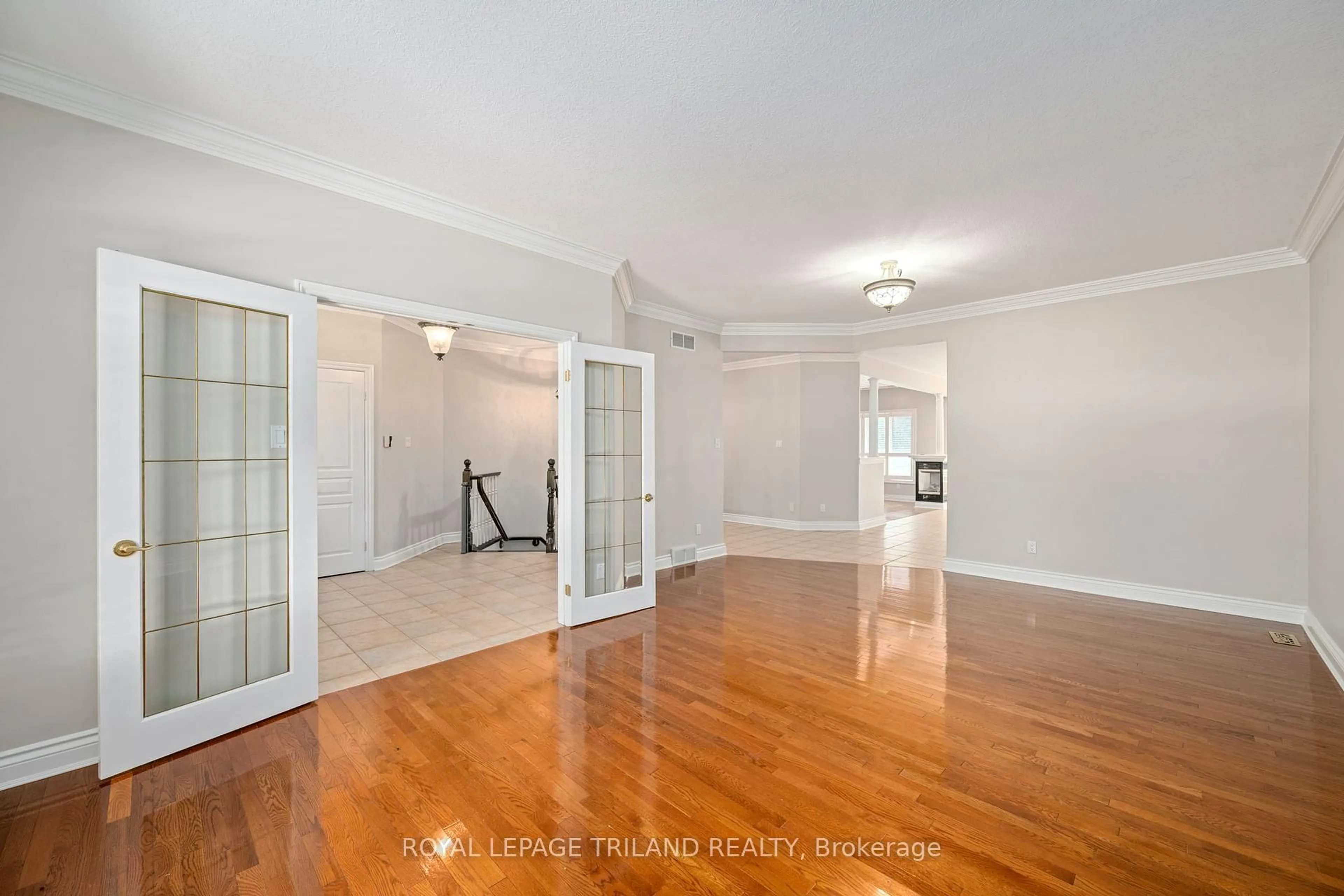 Unknown for 537 Crestwood Dr #1, London South Ontario N6K 1Y1