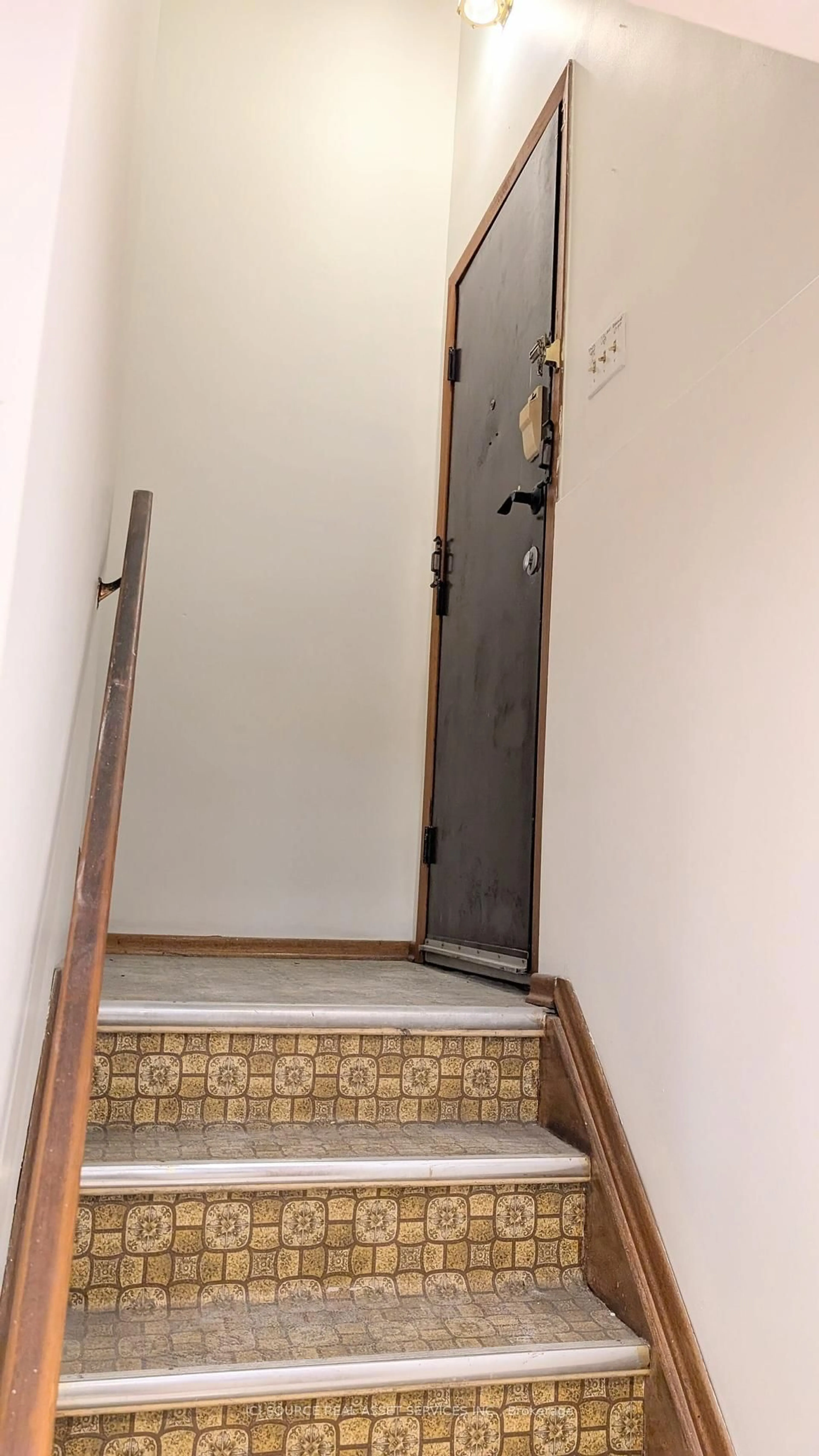 Unknown for 934 Lawrence Rd, Hamilton Ontario L8K 2A6