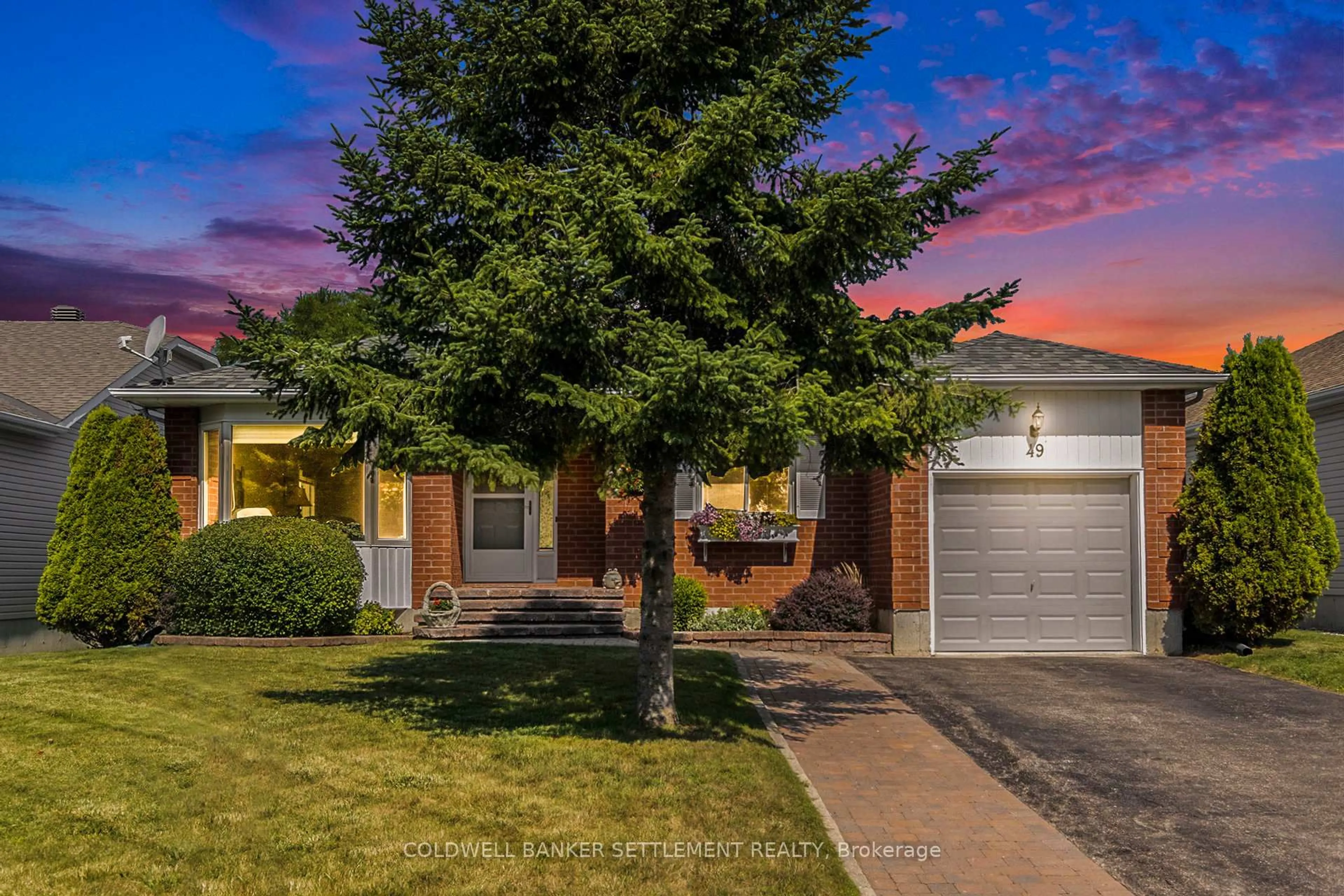 Home with brick exterior material, street for 49 Harris St, Perth Ontario K7H 3R3