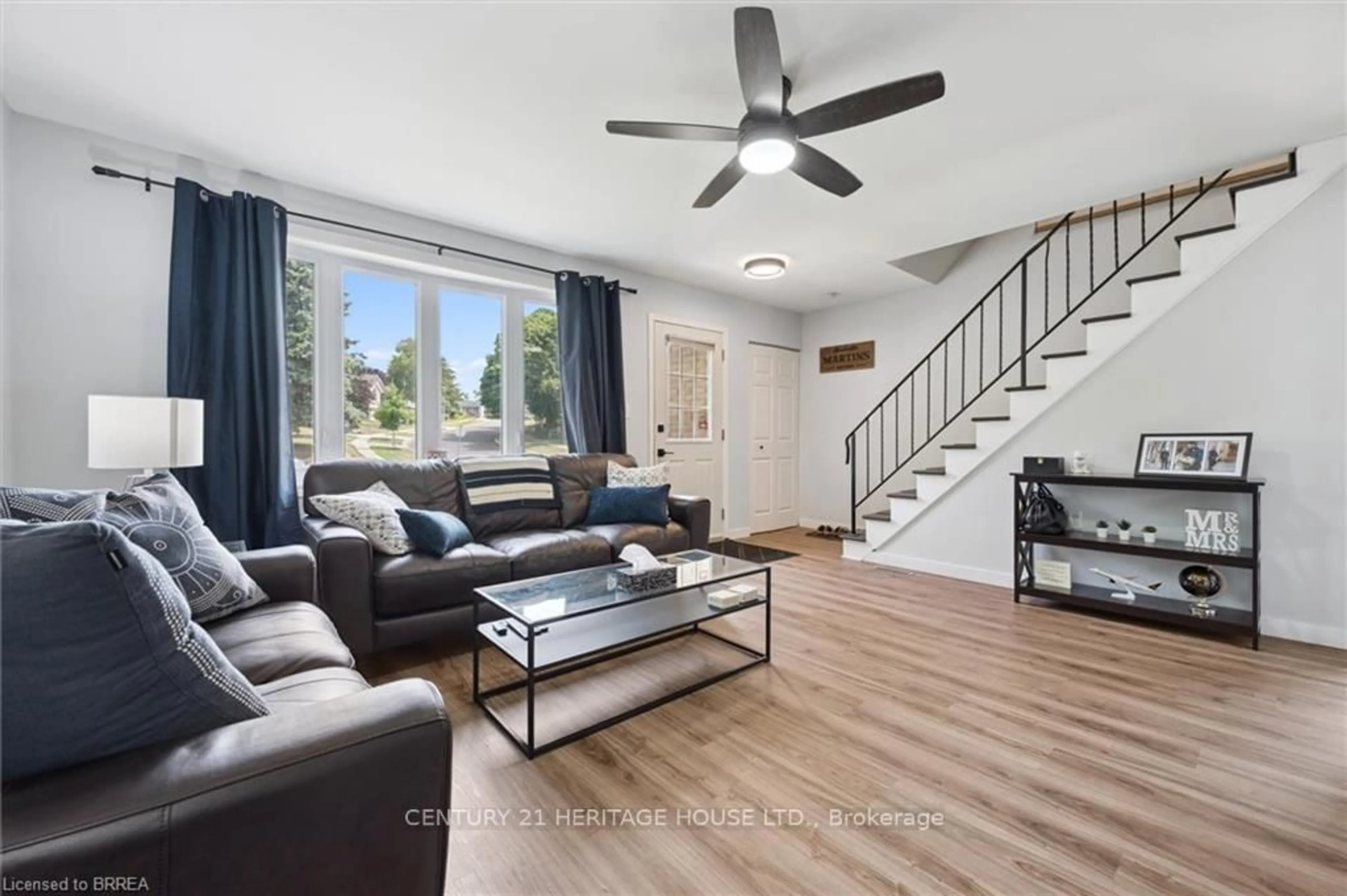 Living room with furniture, unknown for 400 Odlum Dr, Woodstock Ontario N4S 3S2
