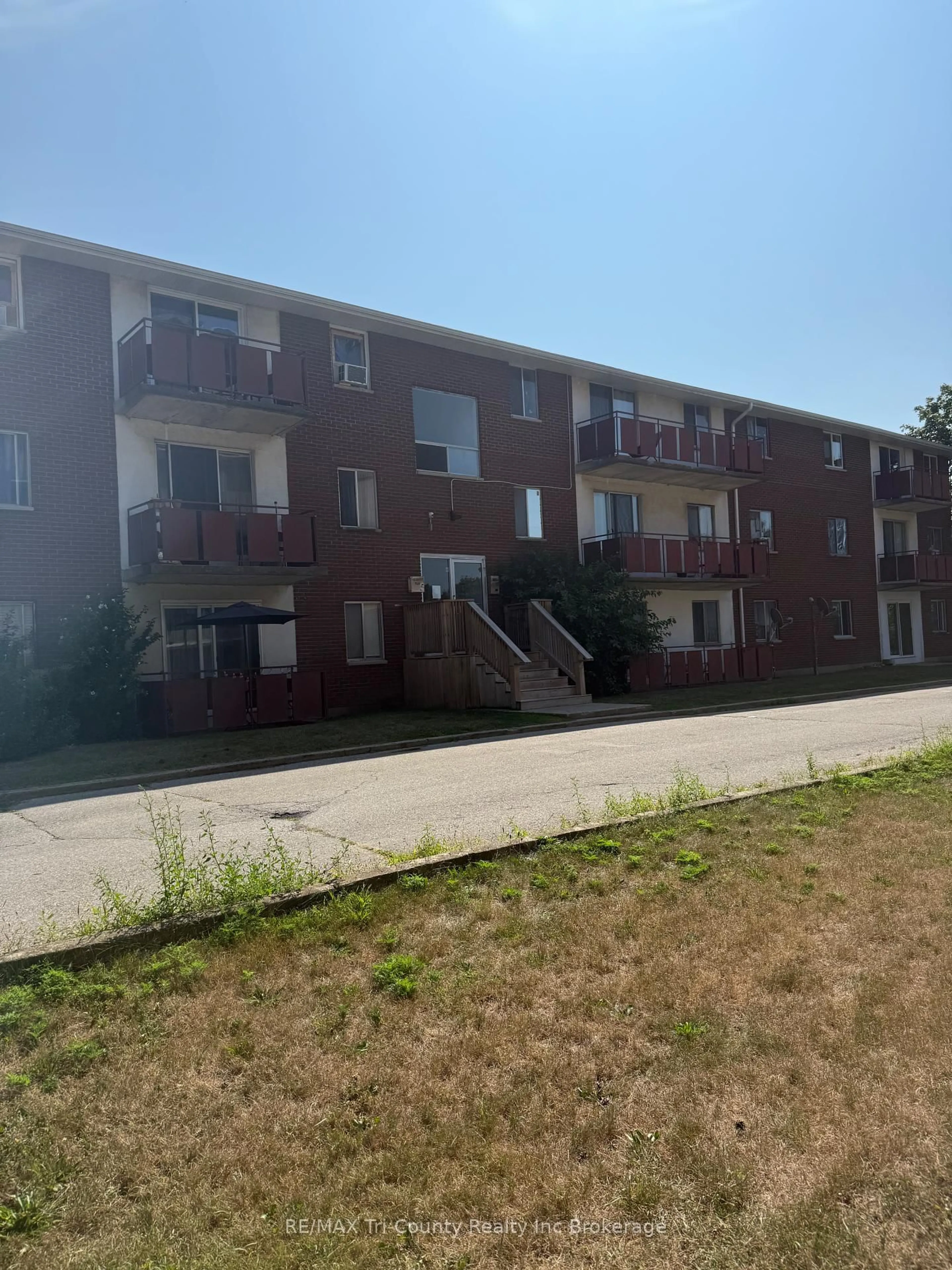Unknown for 191 Lisgar Ave #105, Tillsonburg Ontario N4G 3L5
