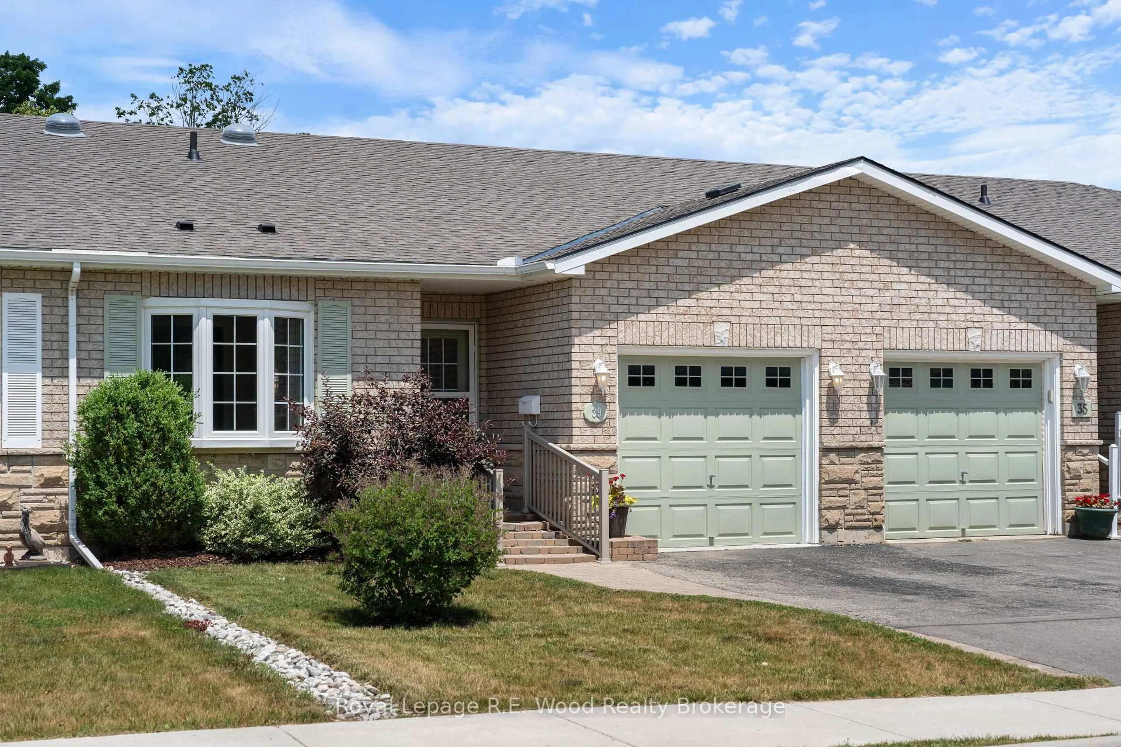 Home with brick exterior material, street for 39 South Dr, Norfolk Ontario N3Y 0A6