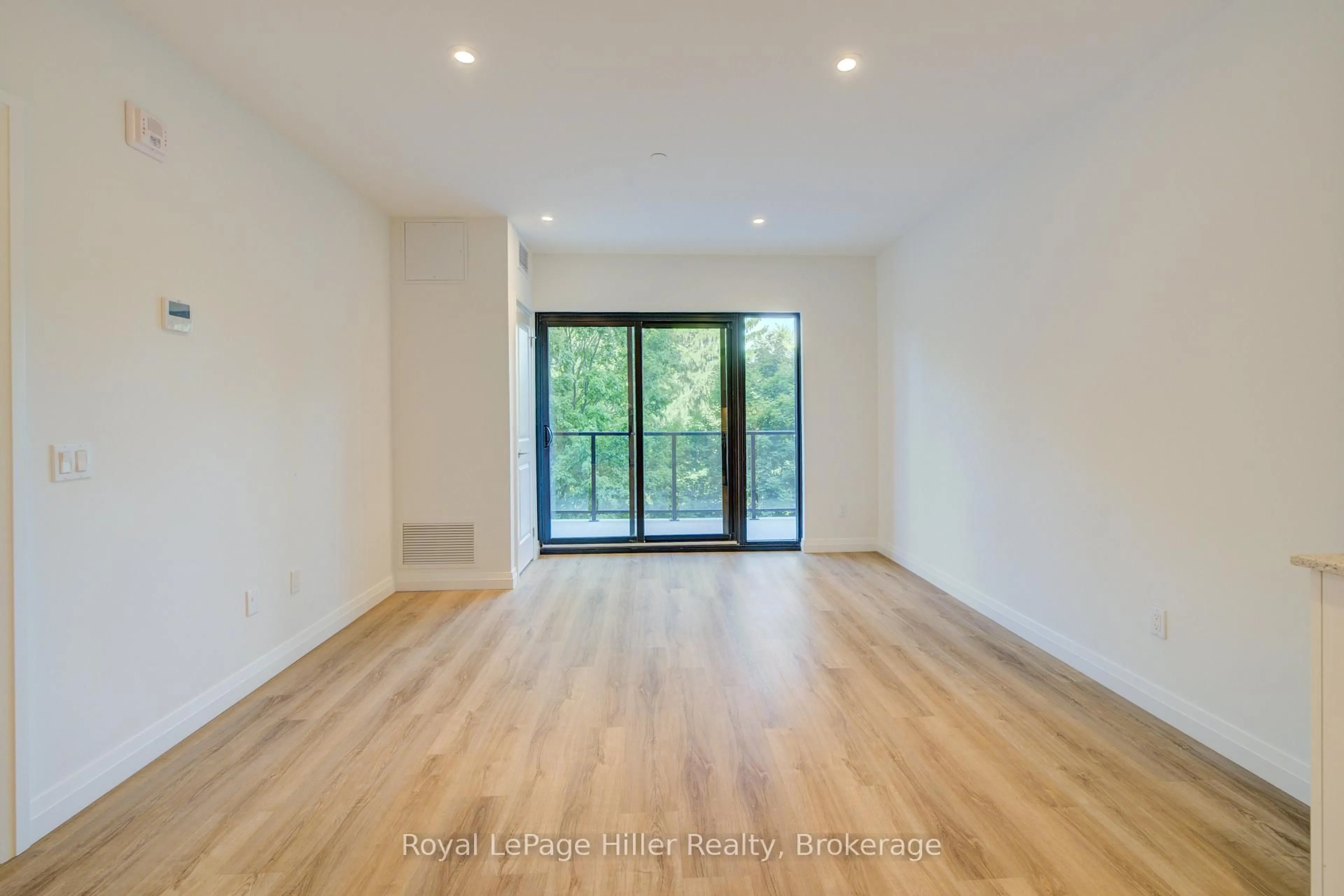 A pic of a room for 525 New Dundee Rd #319, Kitchener Ontario N2P 0K8