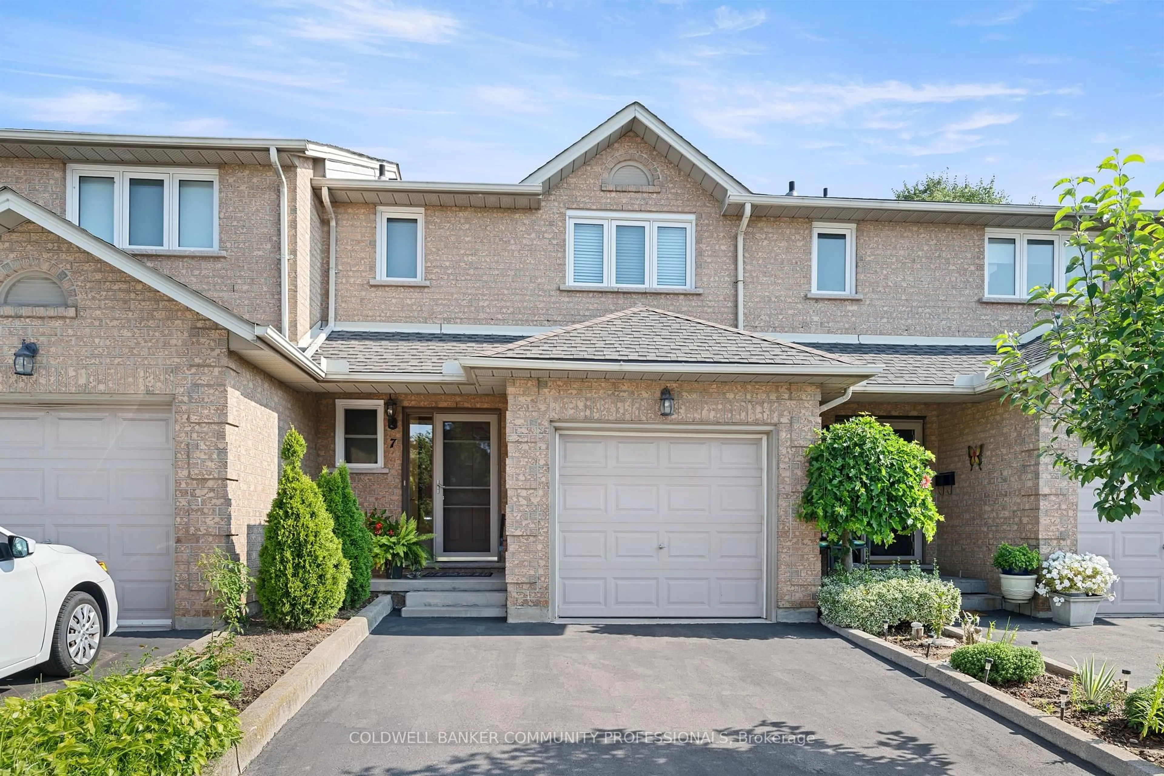 Home with brick exterior material, street for 1310 Upper Wentworth St #7, Hamilton Ontario L9A 5J3