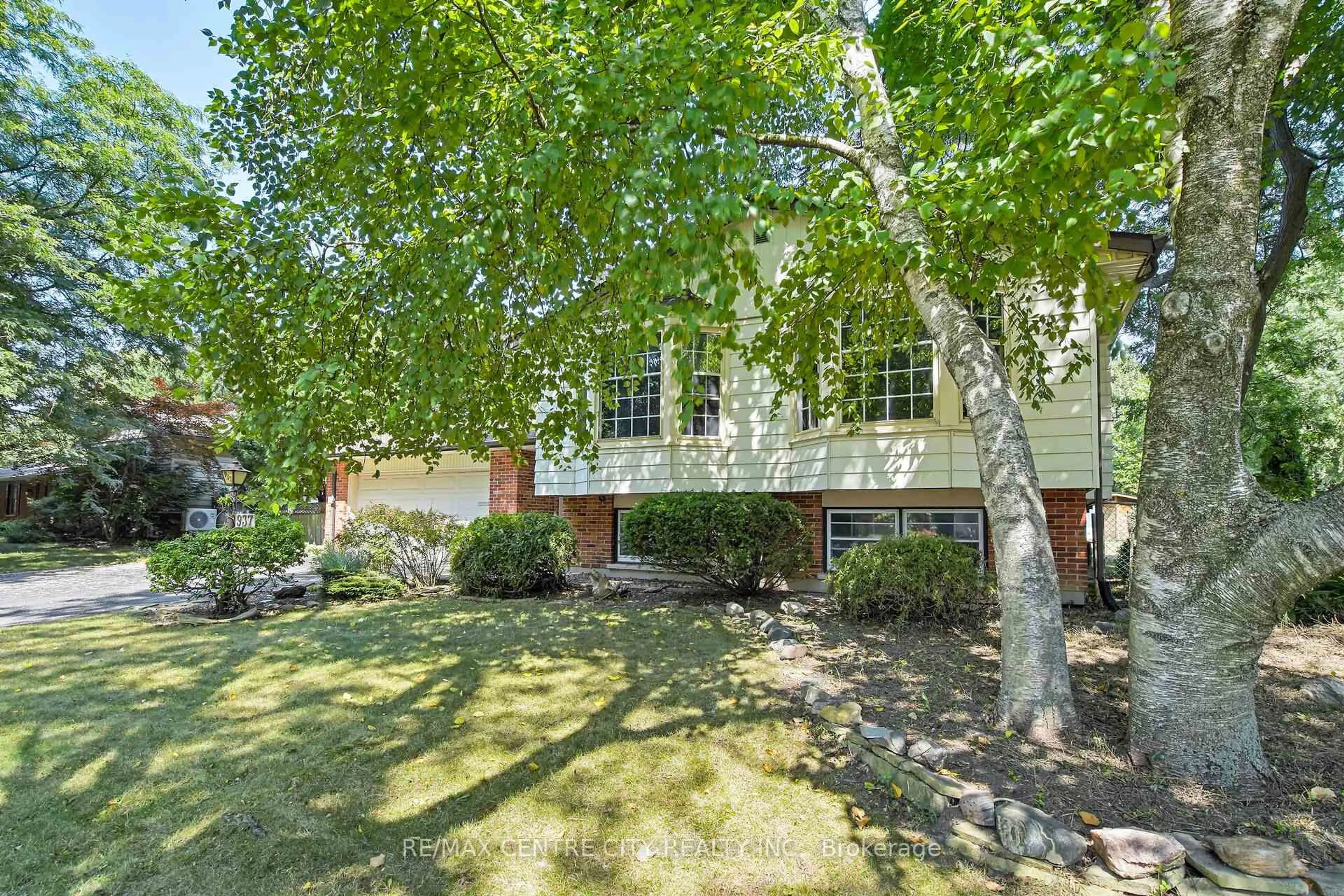 Unknown for 937 Fontaine Rd, London North Ontario N6H 4H6