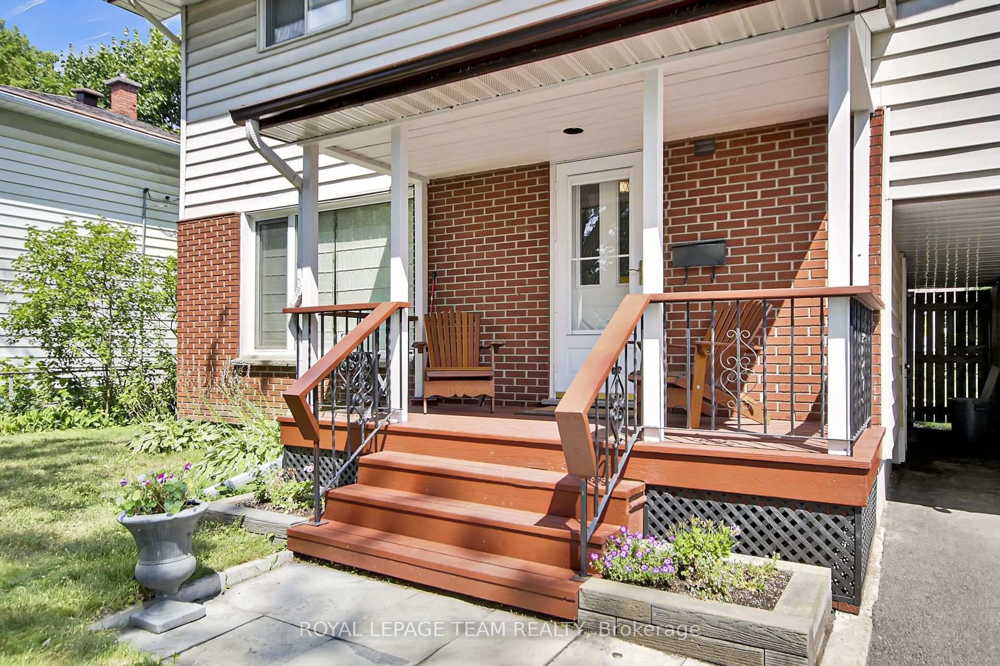 Home with brick exterior material, street for 140 General Ave, Ottawa Ontario K1Z 7W8