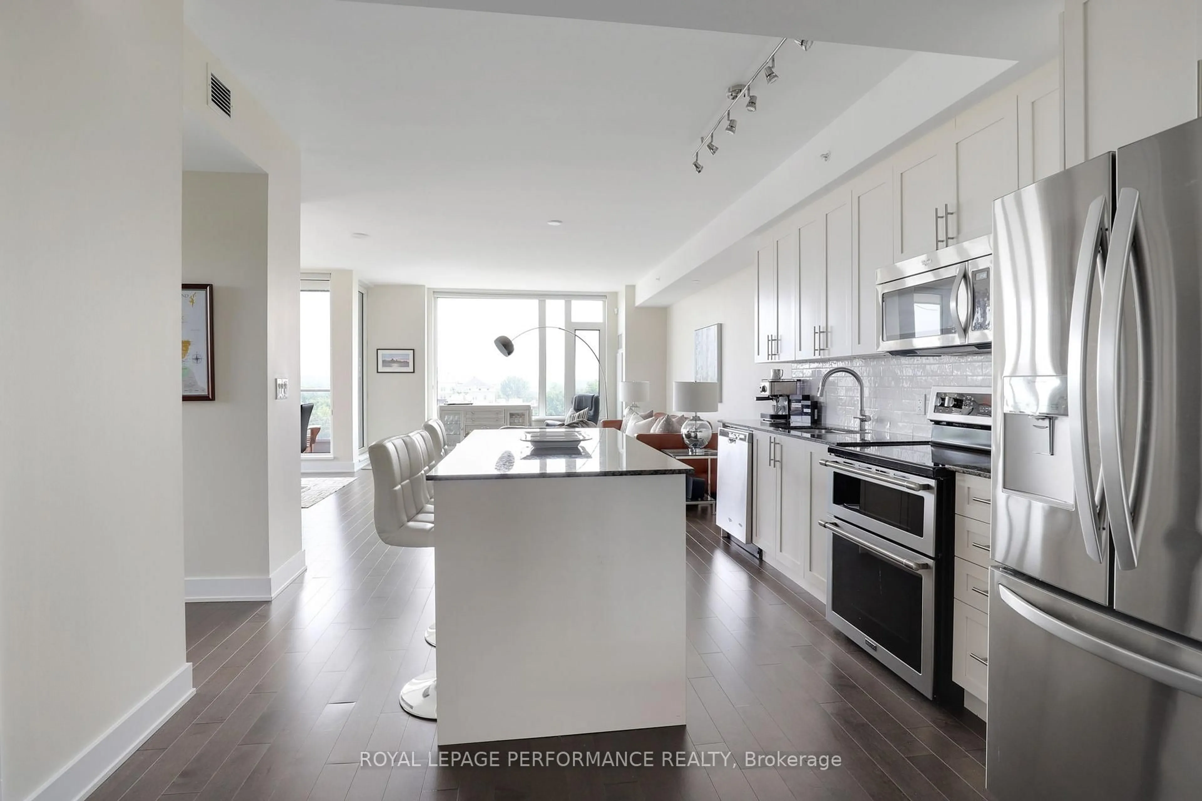 Open concept kitchen, ceramic/tile floor for 1035 BANK St #907, Ottawa Ontario K1S 5K3