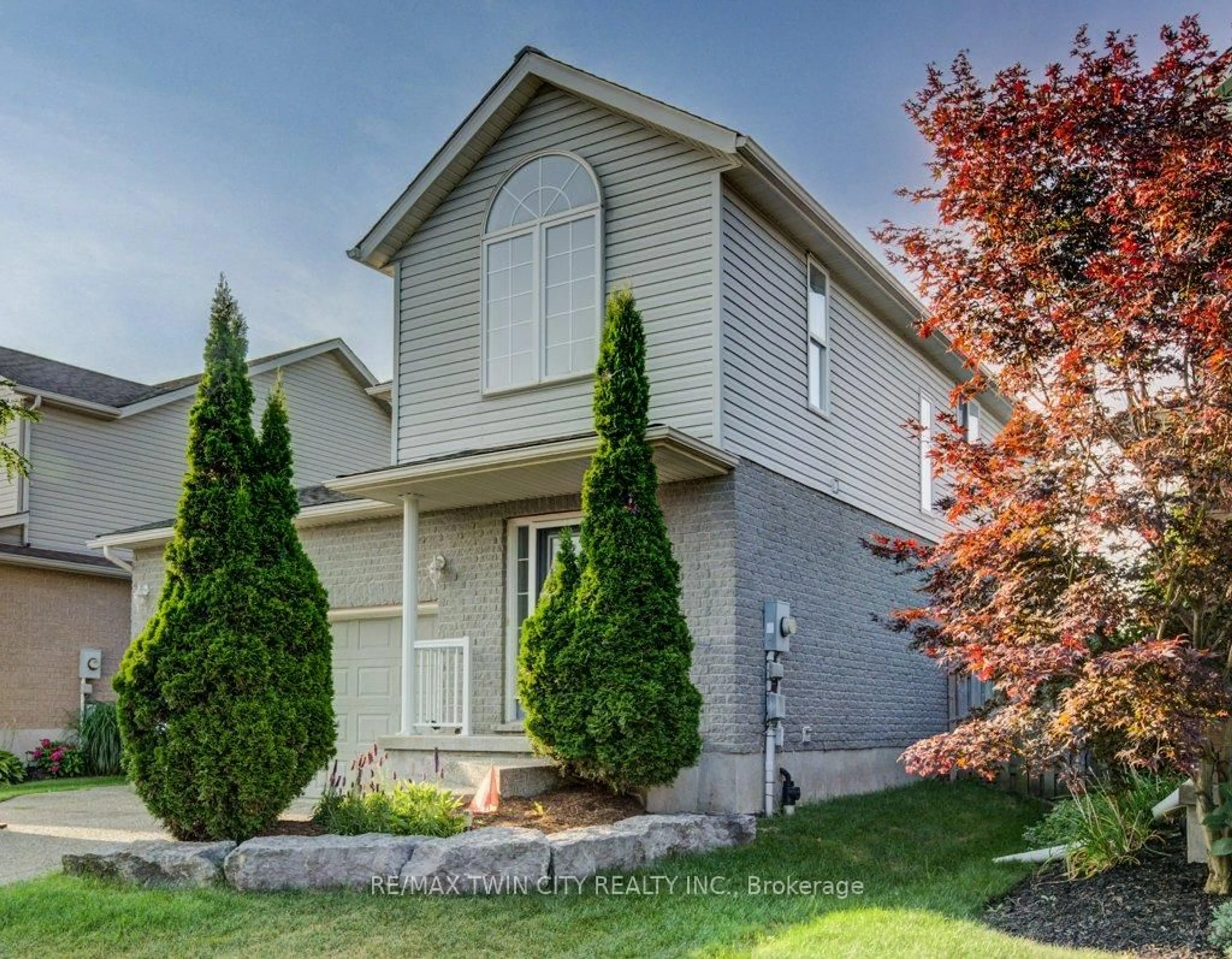 Home with vinyl exterior material, street for 165 Schneller Dr, Wilmot Ontario N3A 2L6