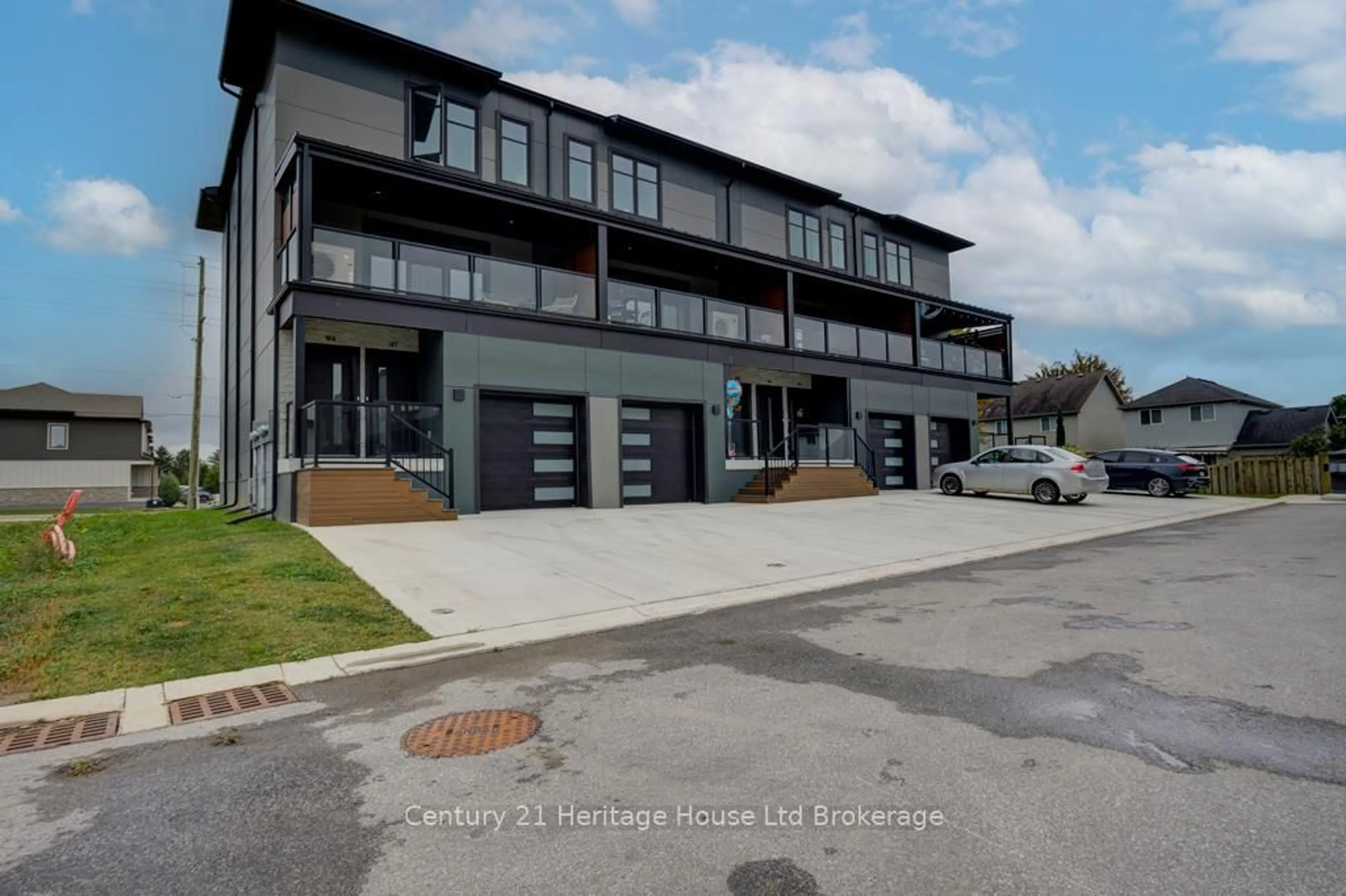 A pic from outside/outdoor area/front of a property/back of a property/a pic from drone, street for 361 Quarter Town Line #1103, Tillsonburg Ontario N4G 5T9