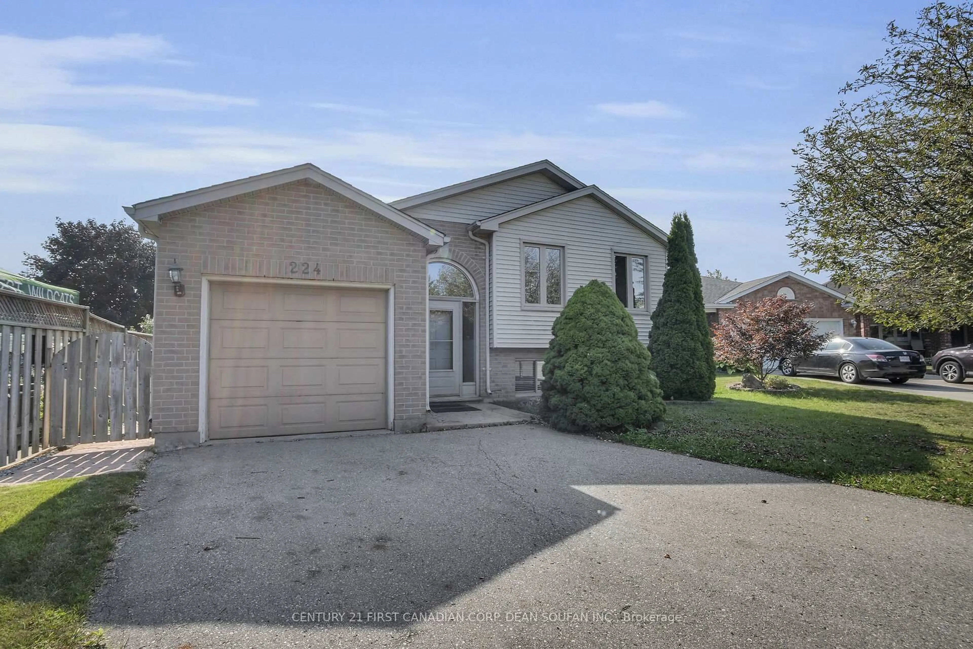 A pic from outside/outdoor area/front of a property/back of a property/a pic from drone, street for 224 Josselyn Pl, London South Ontario N6E 3V2
