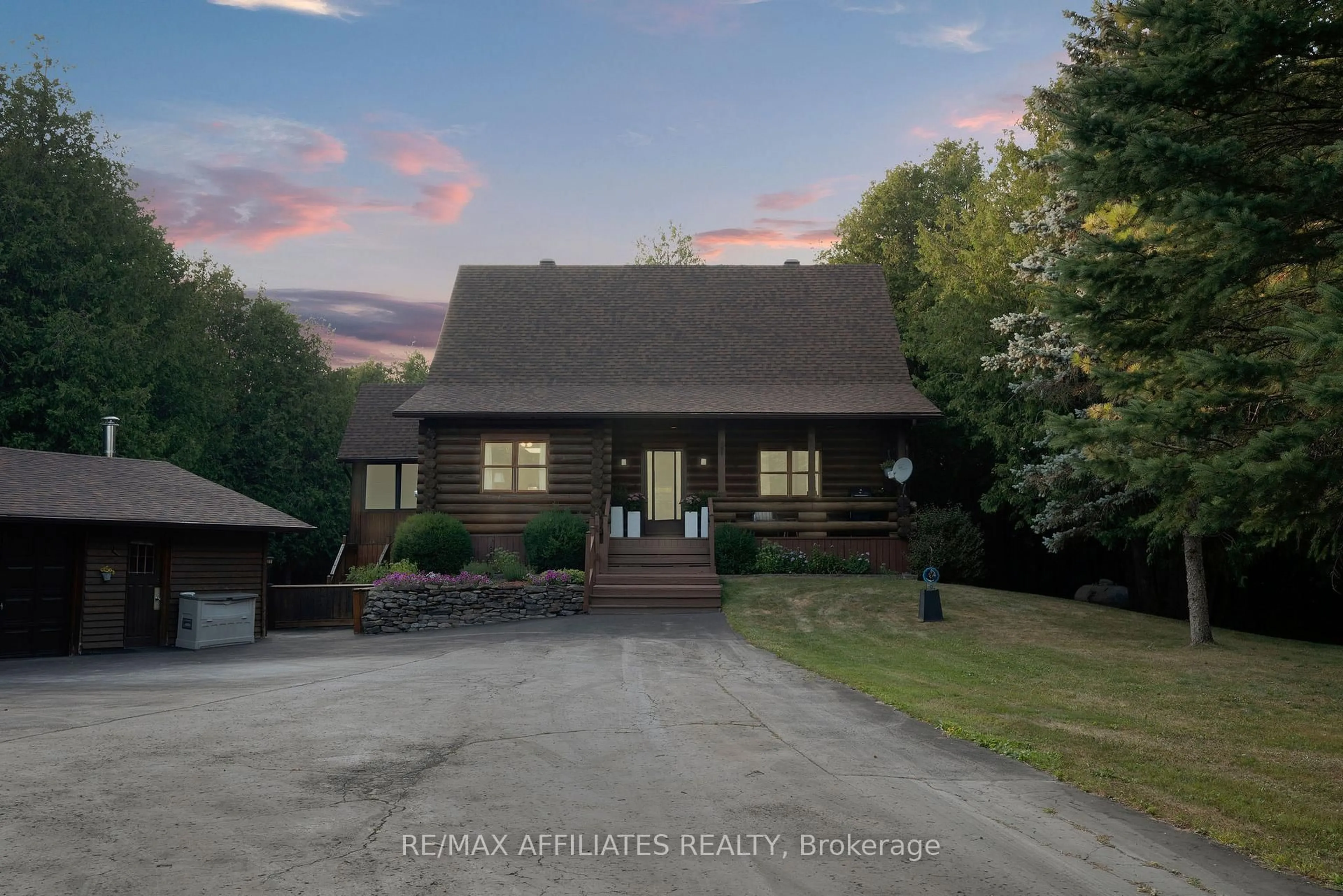 A pic from outside/outdoor area/front of a property/back of a property/a pic from drone, unknown for 256 Saunders Rd, Ashton Ontario K0A 1B0