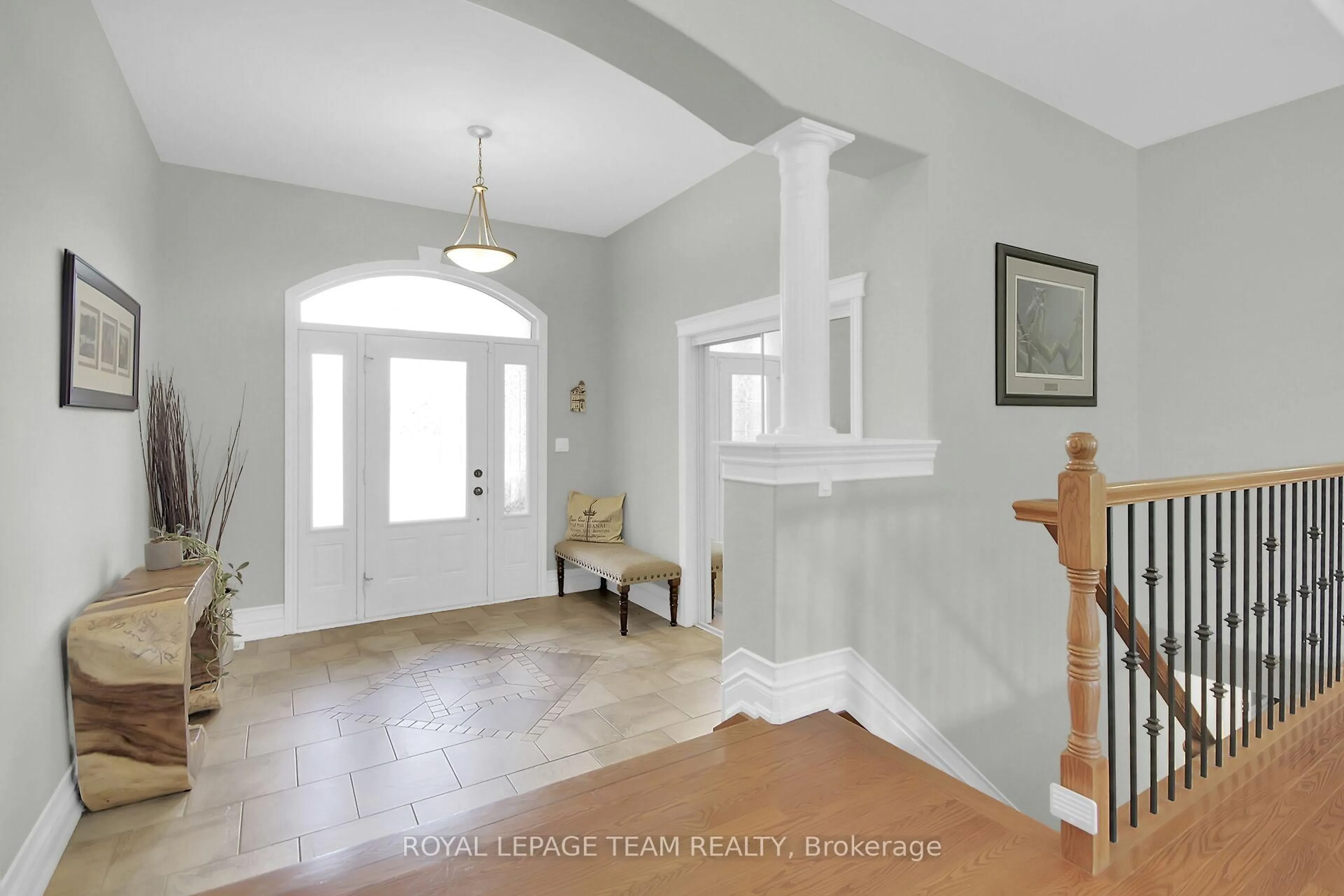 Indoor entryway for 1484 Cobe Terr, Kars Ontario K0A 2E0