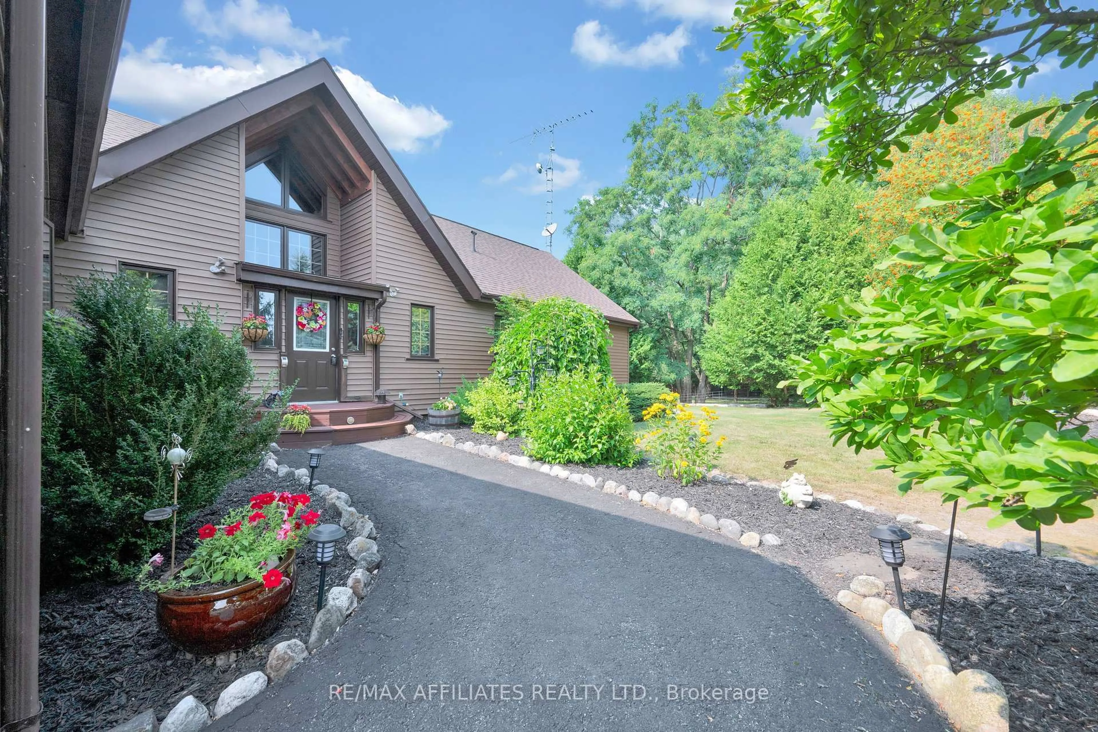 A pic from outside/outdoor area/front of a property/back of a property/a pic from drone, mountain view for 51 Mountain View Lane, Rideau Lakes Ontario K0G 1X0