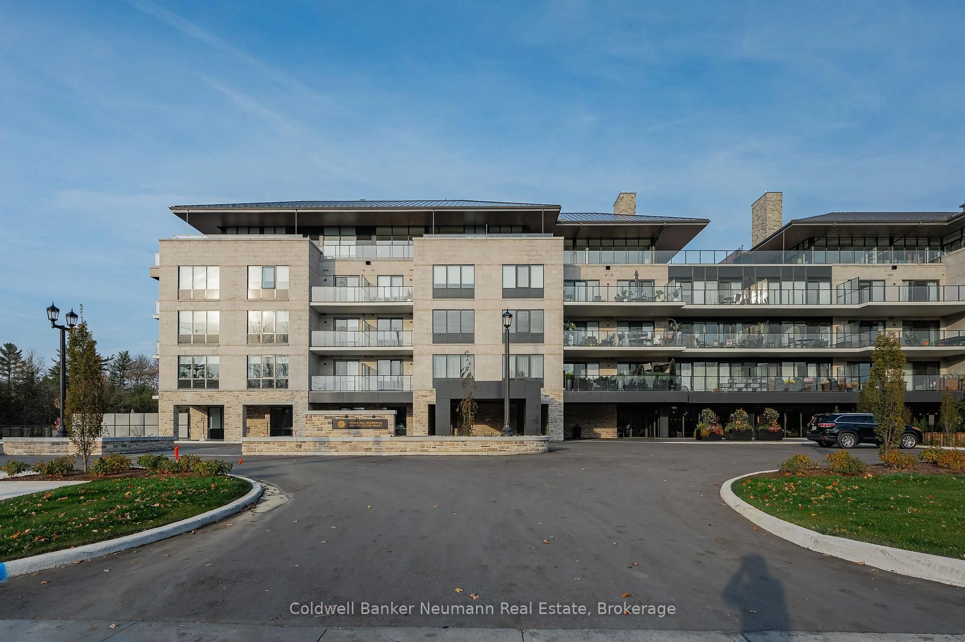 Indoor foyer for 6523 Wellington 7 Rd #21, Centre Wellington Ontario N0B 1S0
