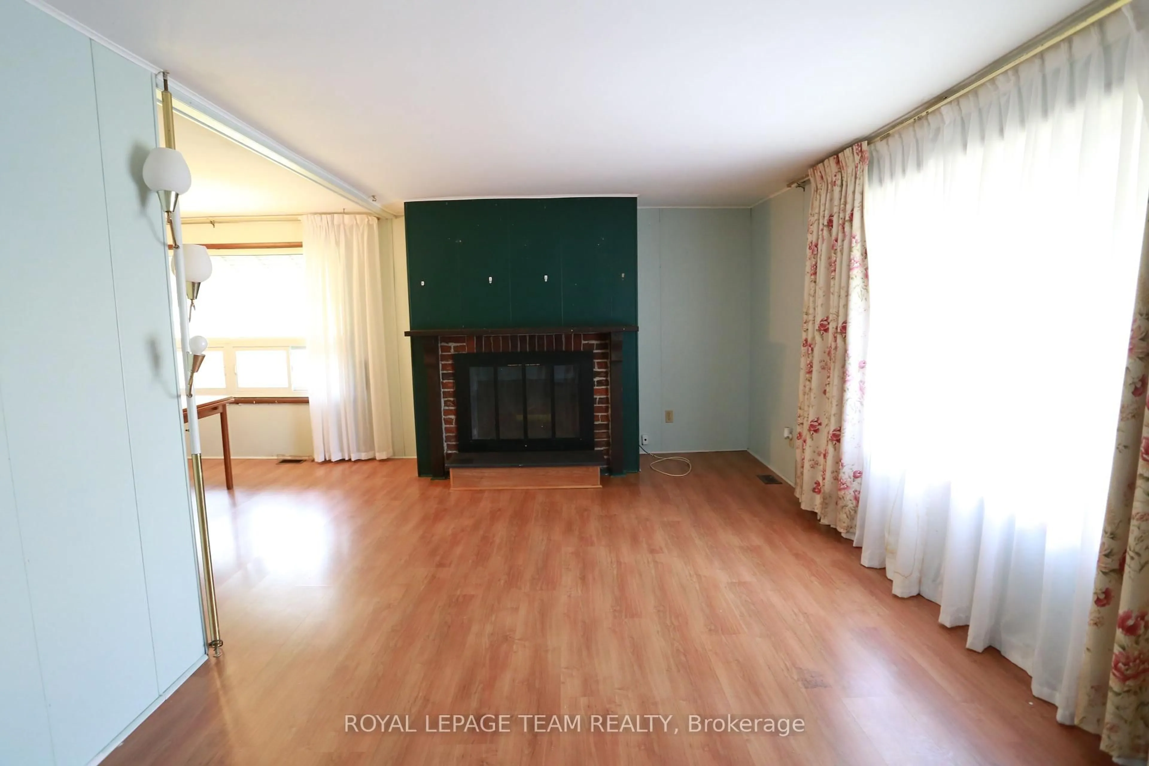 A pic of a room for 3 Fringewood Dr, Stittsville Ontario K2S 1T1