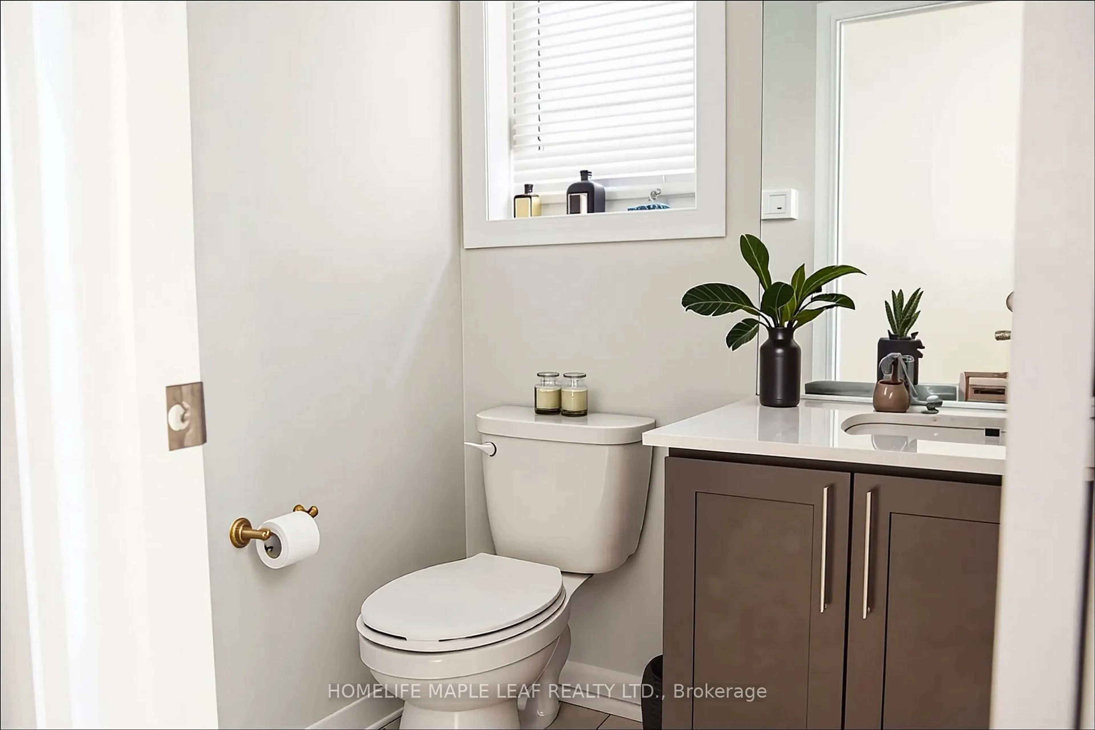 Standard bathroom, ceramic/tile floor for 156 Silverwood Cres, Woodstock Ontario N4T 0M6